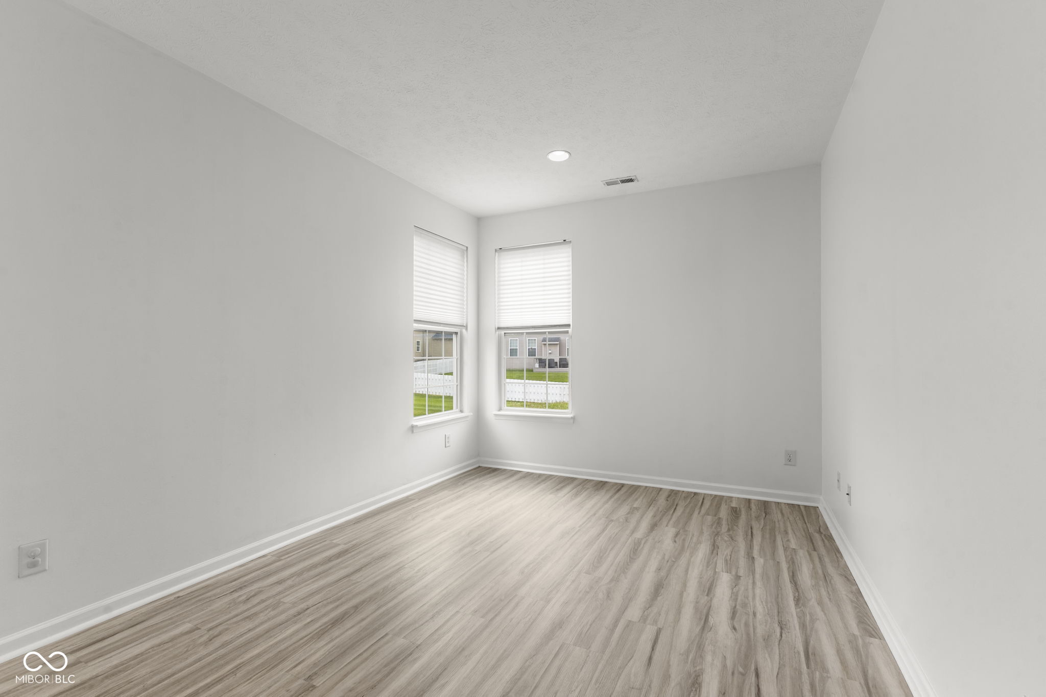 13711 Alvernon Place