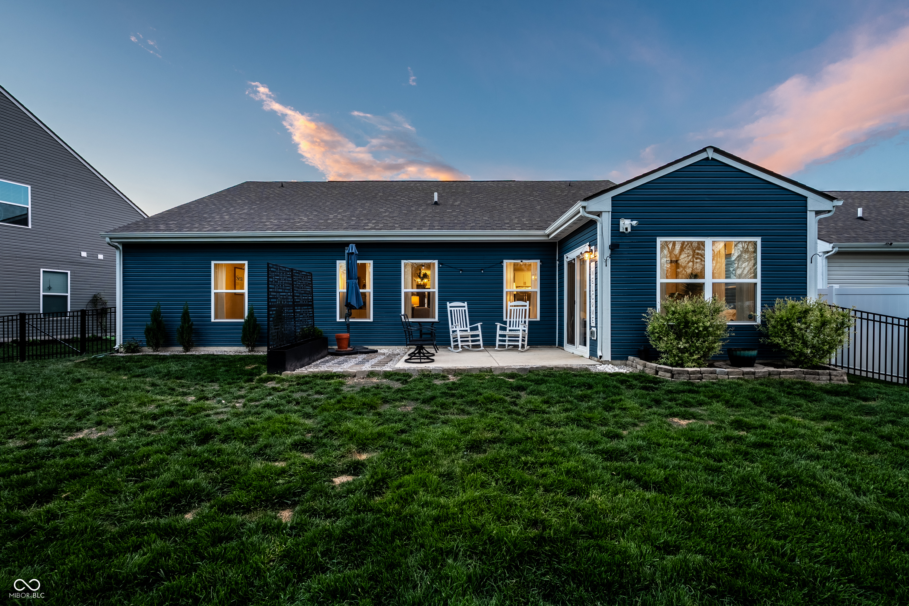 9885 Canyon Lane