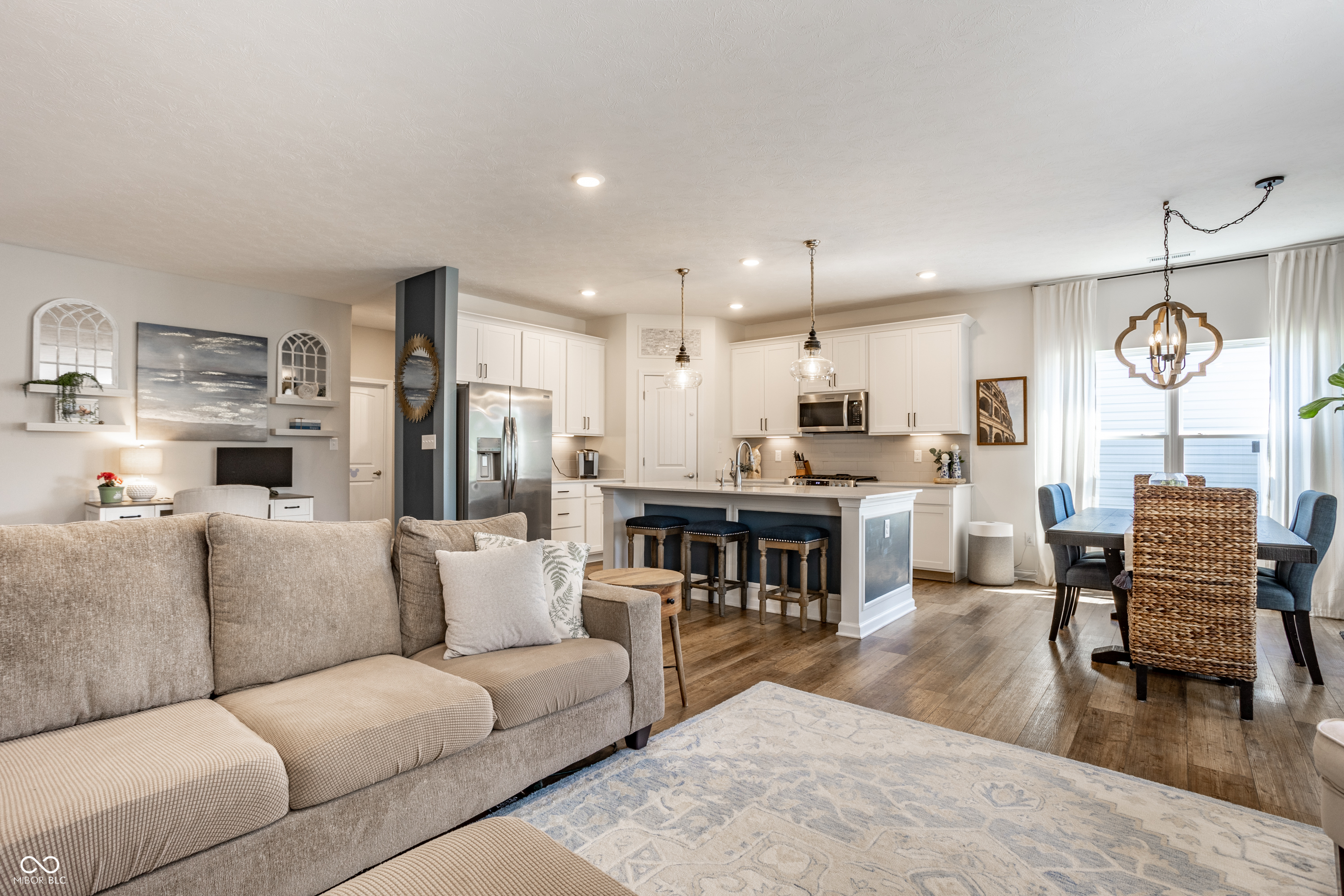 9885 Canyon Lane