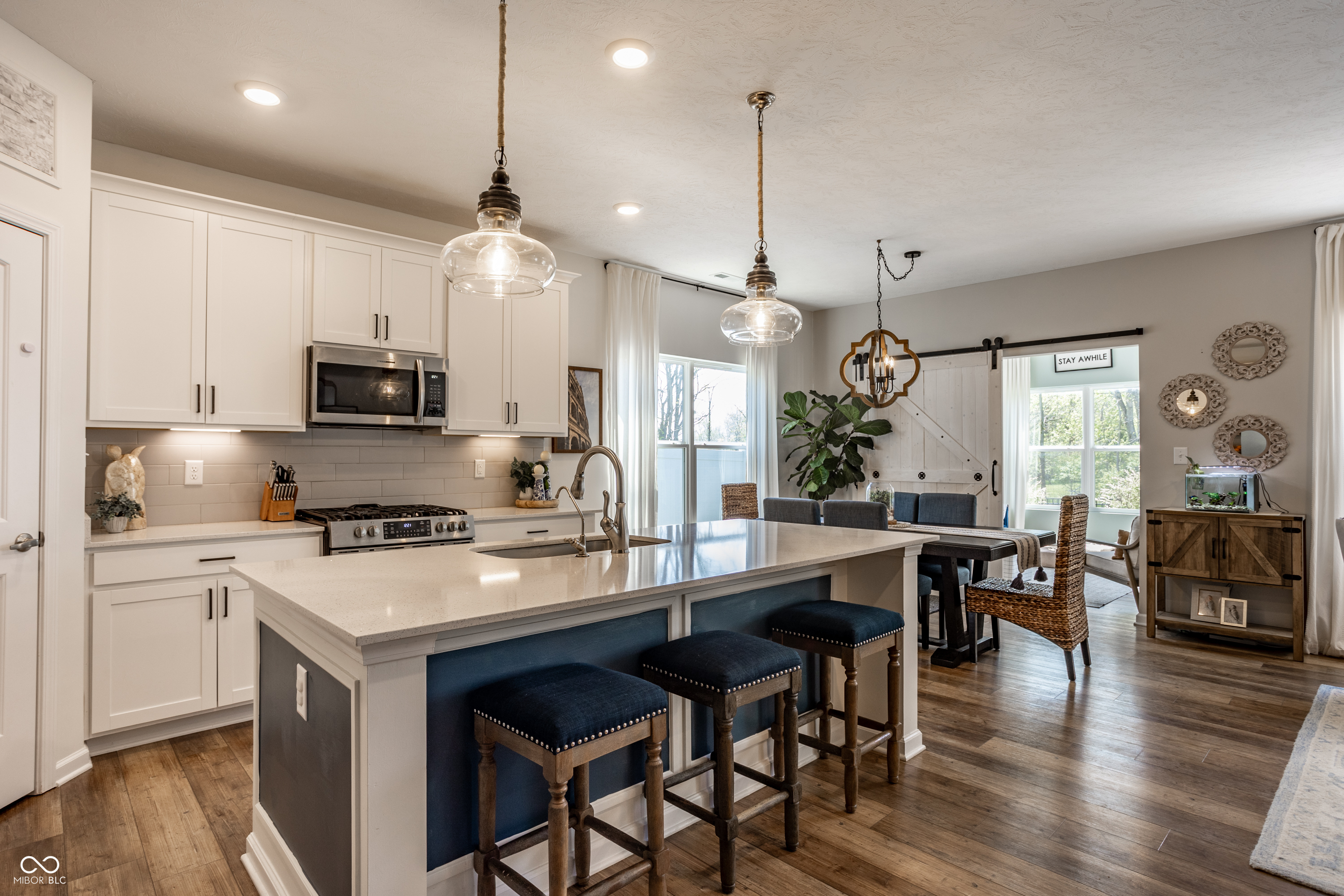 9885 Canyon Lane