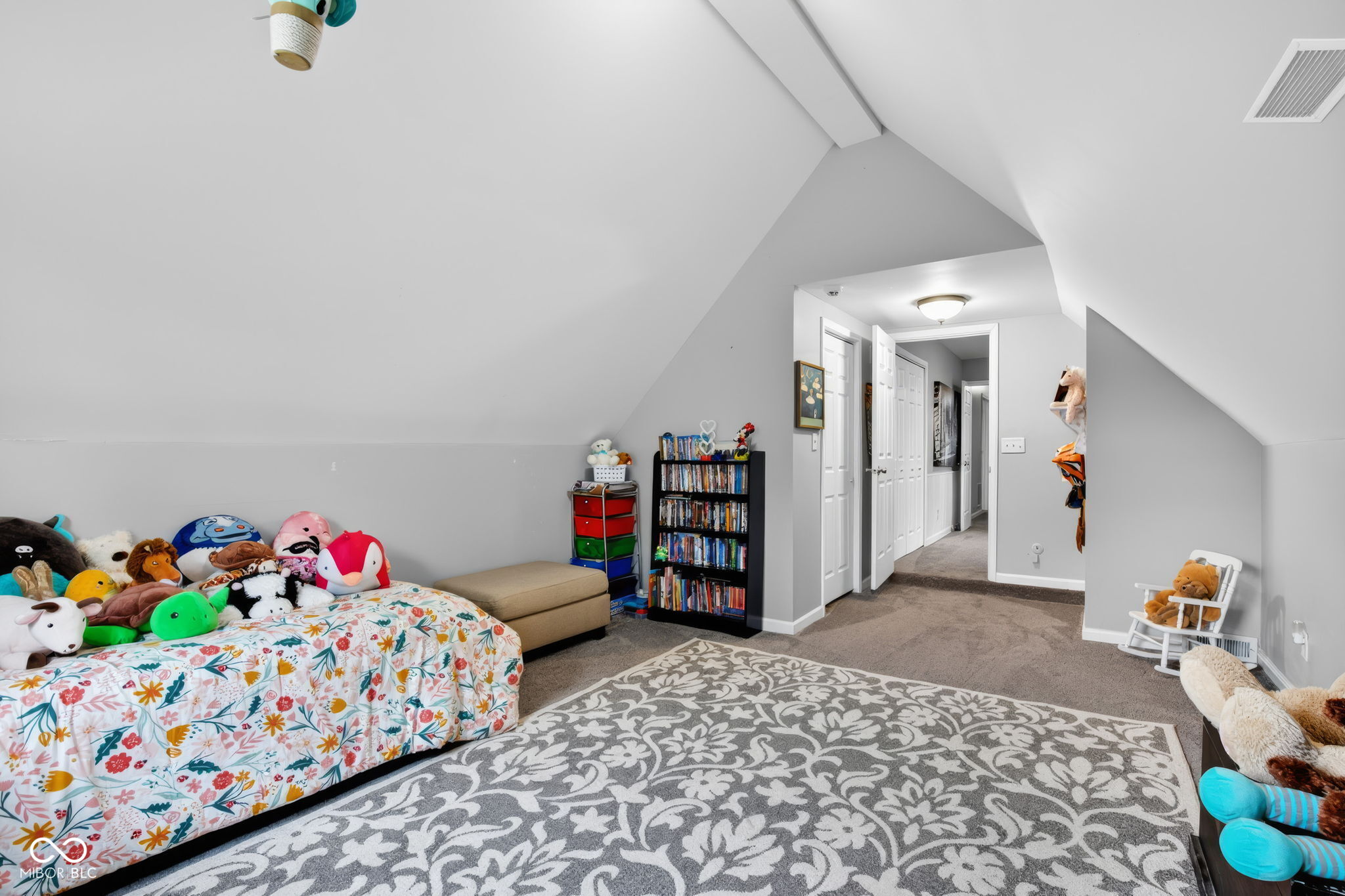6177 Buttonwood Drive