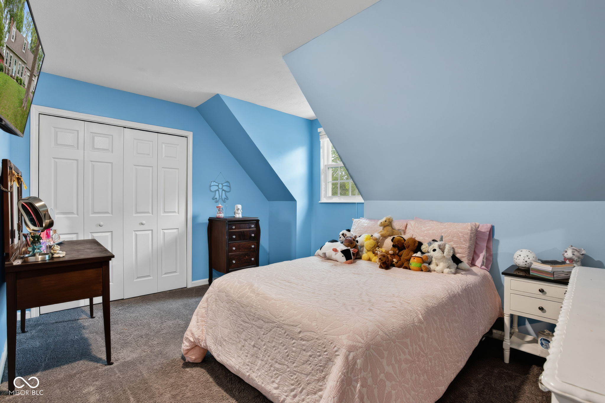 6177 Buttonwood Drive