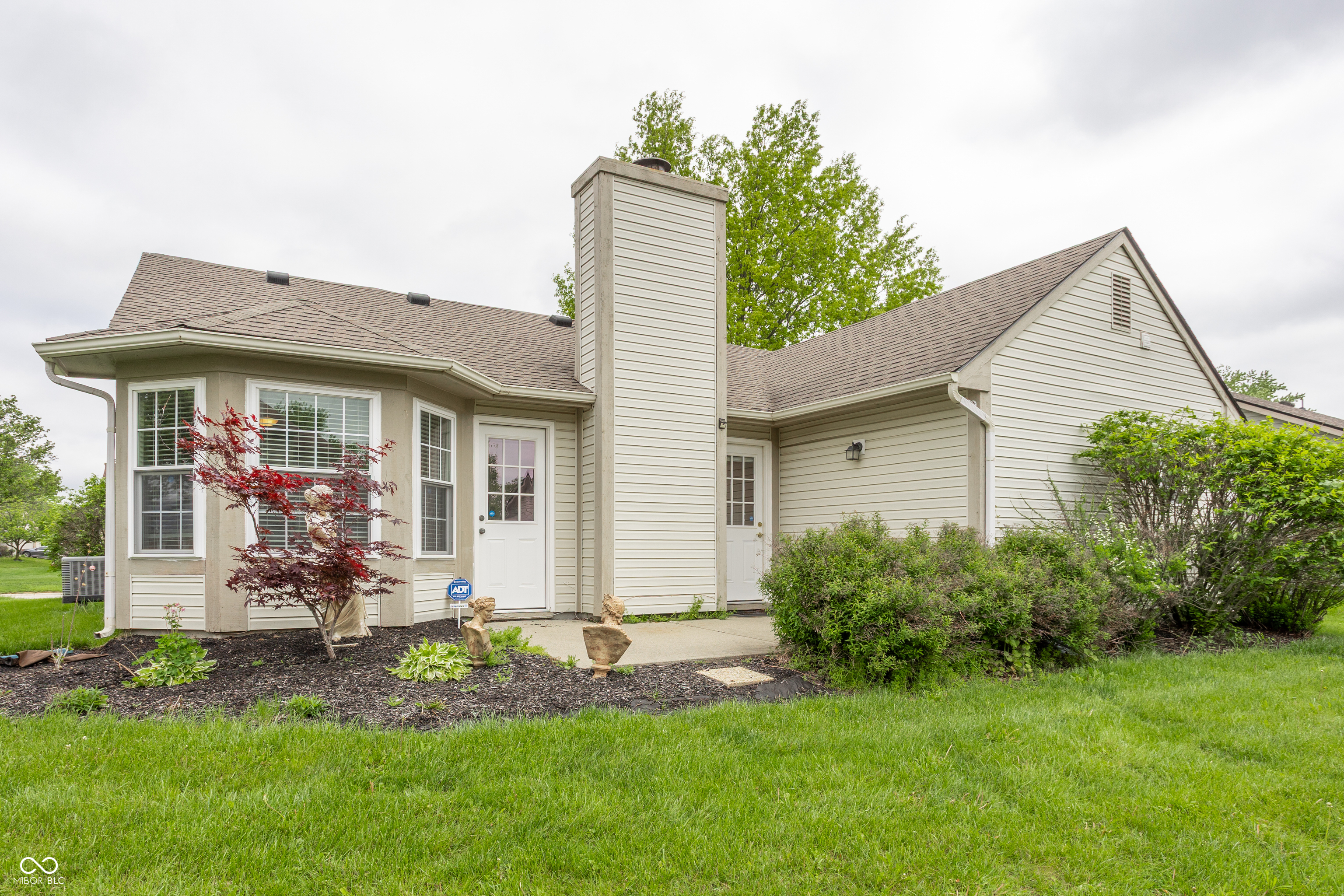 1911 E Maple Park Drive