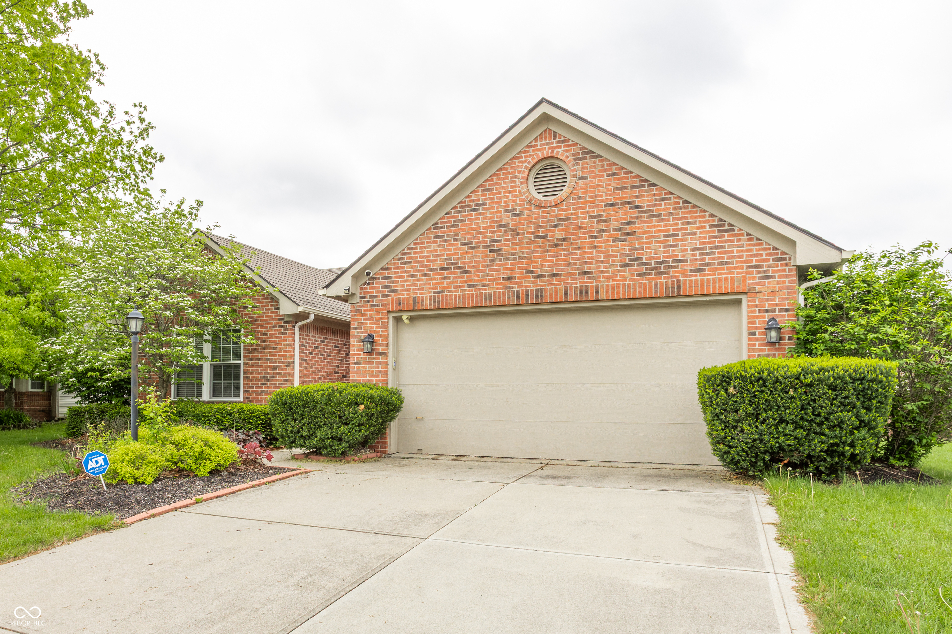 1911 E Maple Park Drive