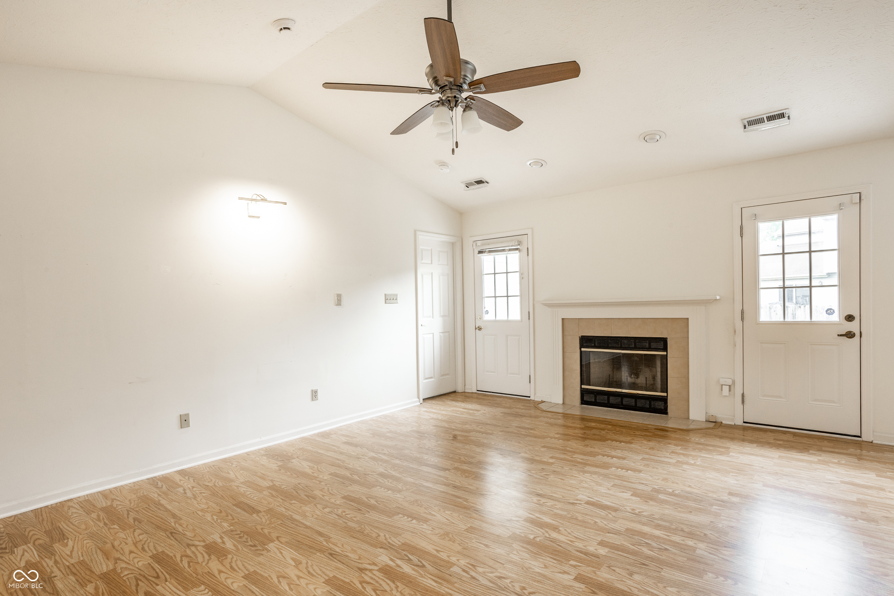 1911 E Maple Park Drive