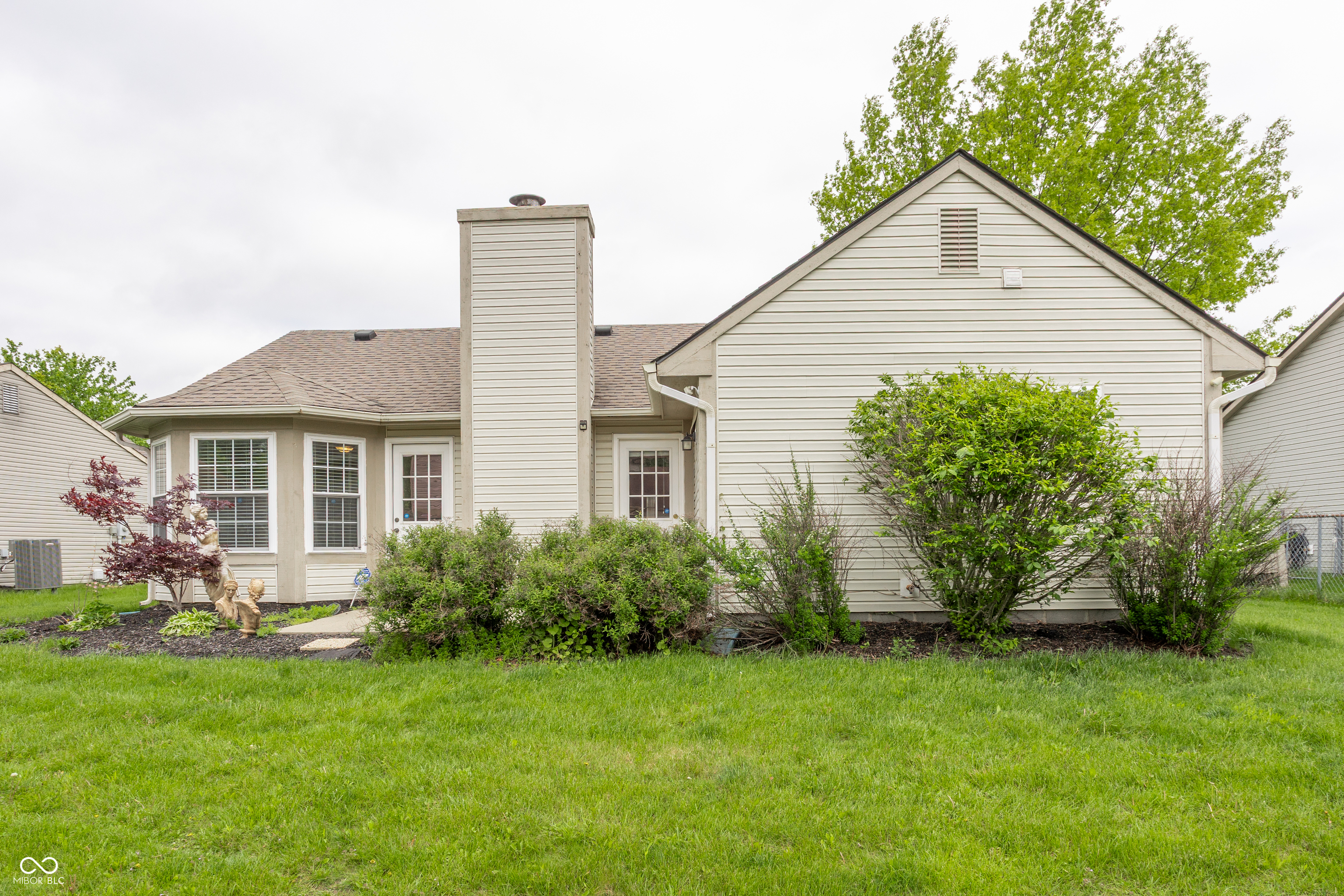1911 E Maple Park Drive