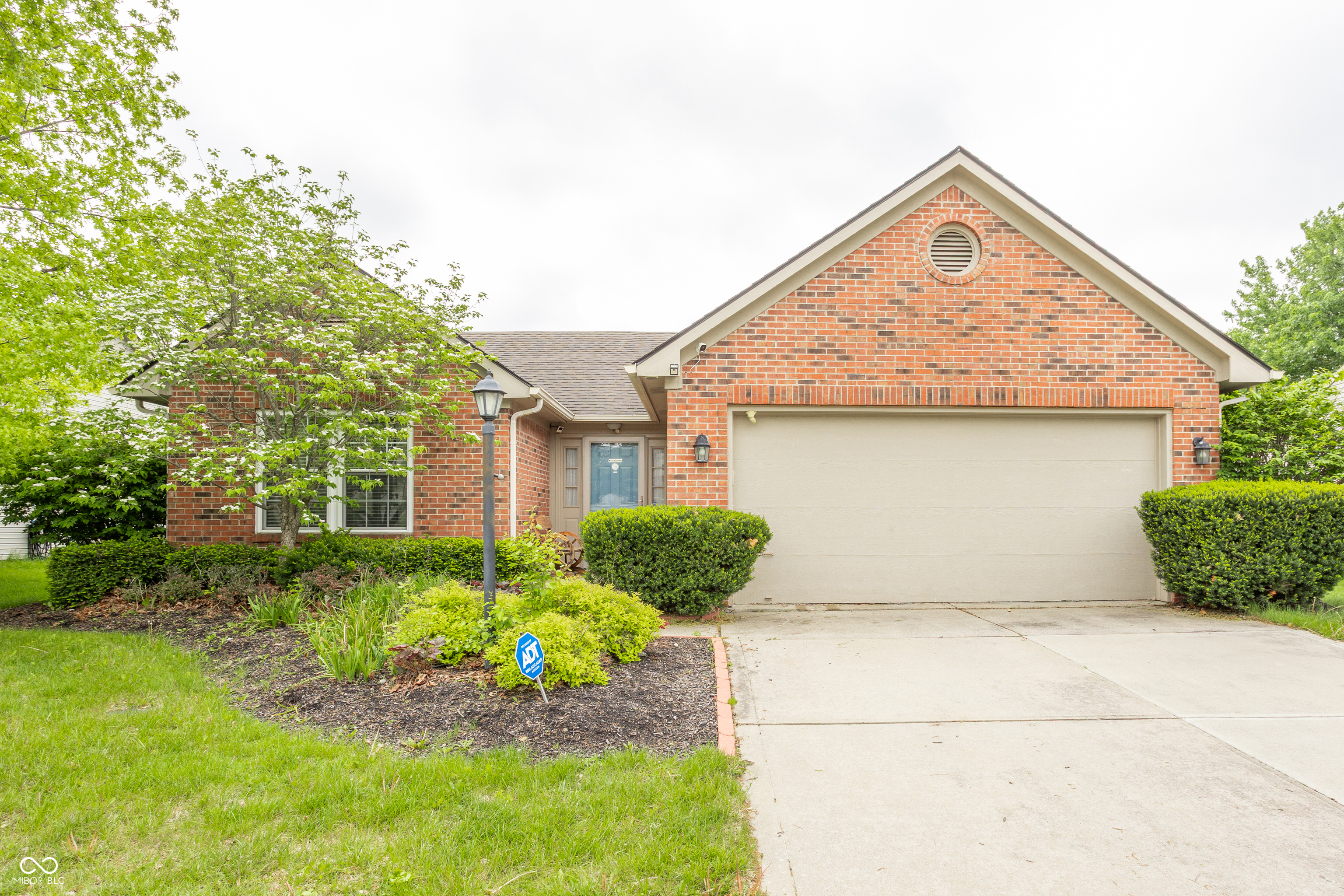 1911 E Maple Park Drive