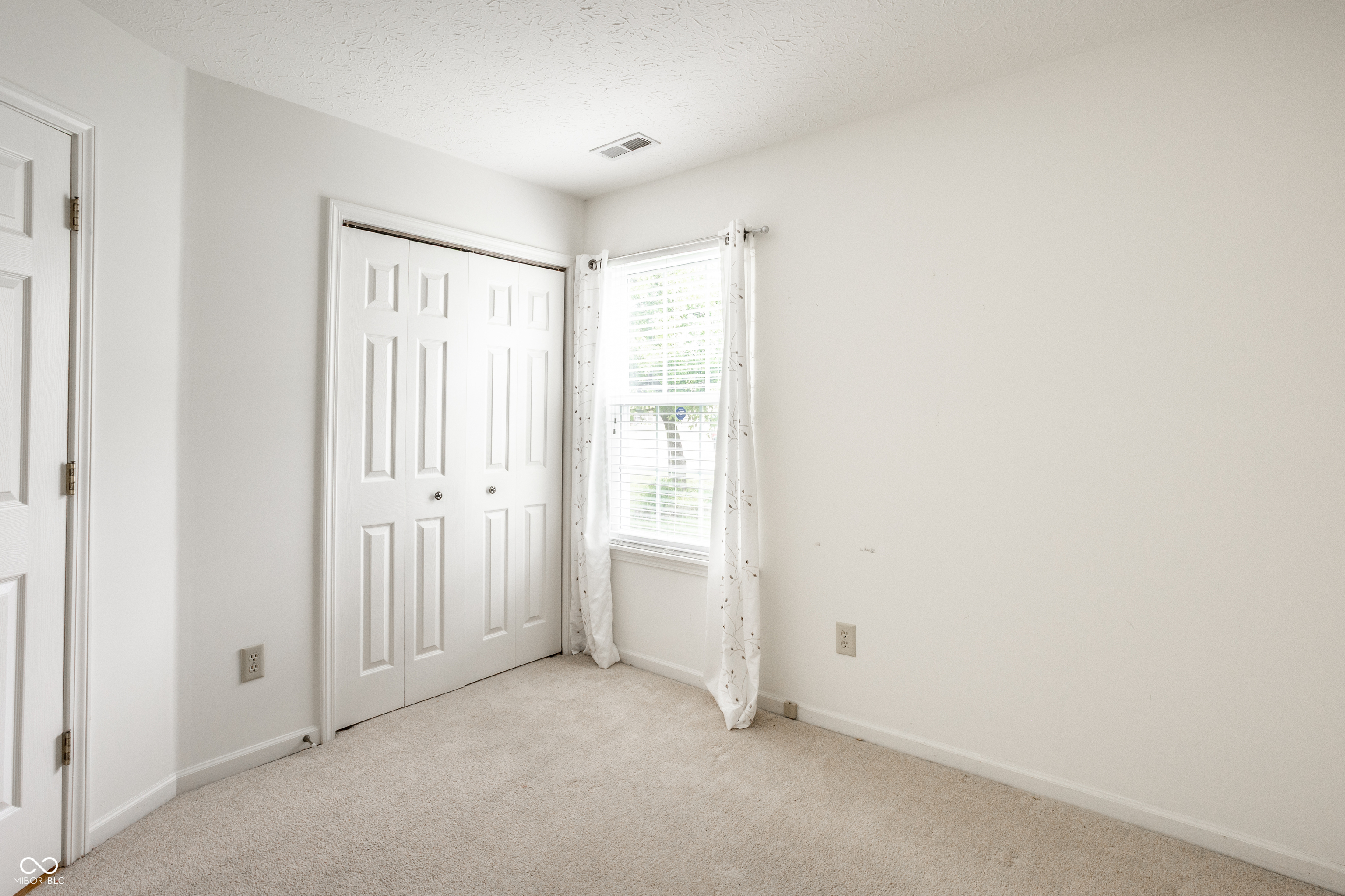 1911 E Maple Park Drive