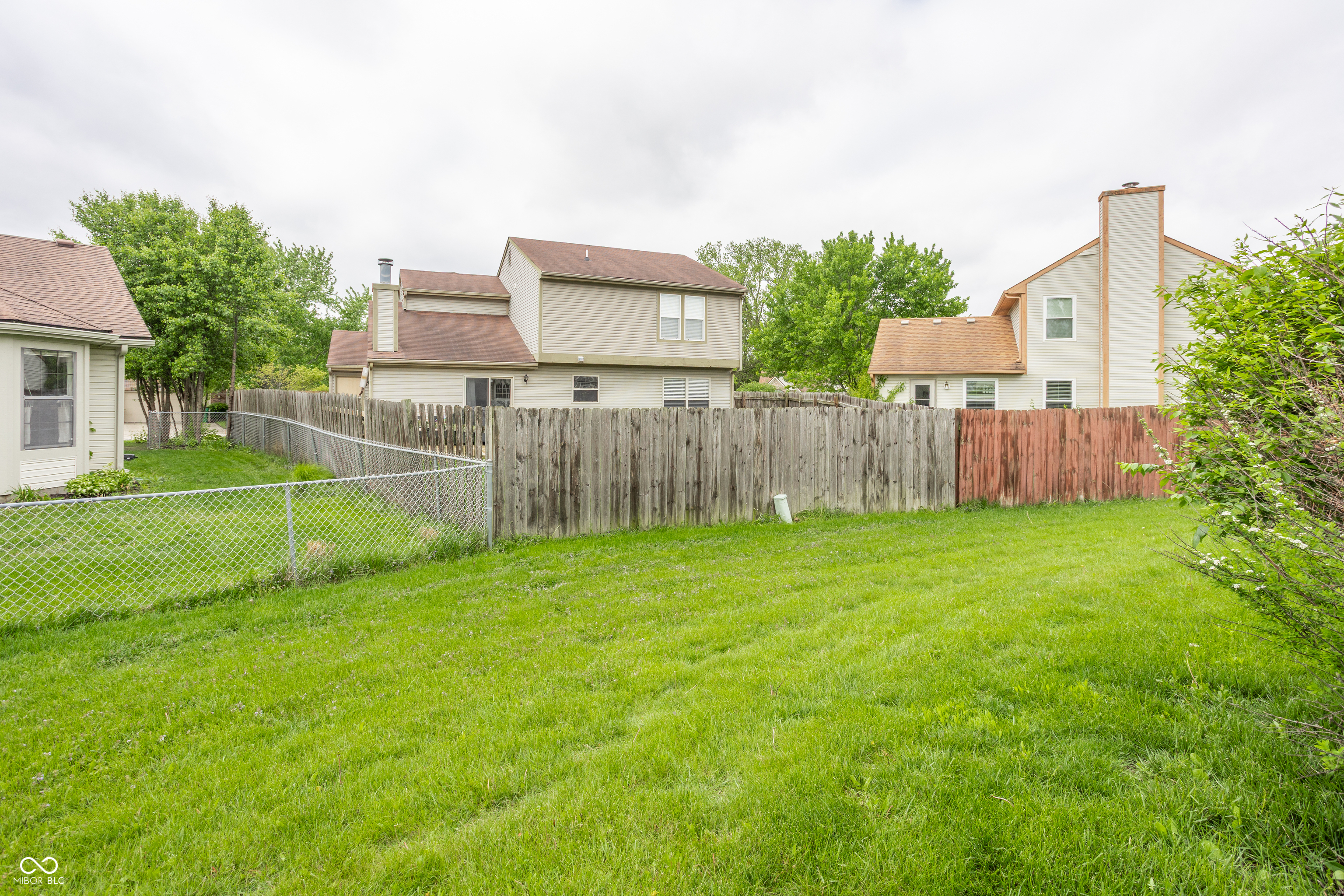 1911 E Maple Park Drive