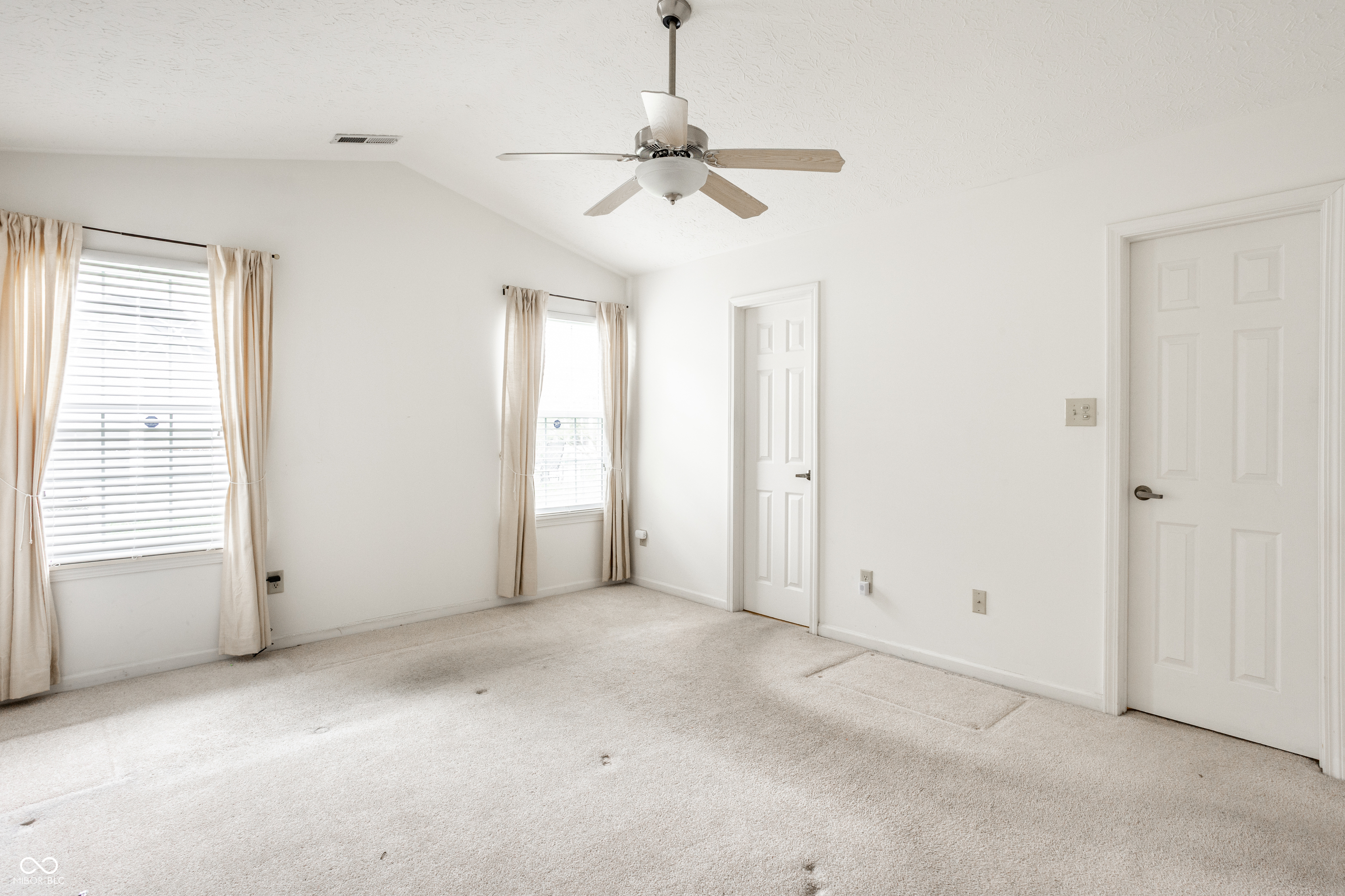 1911 E Maple Park Drive