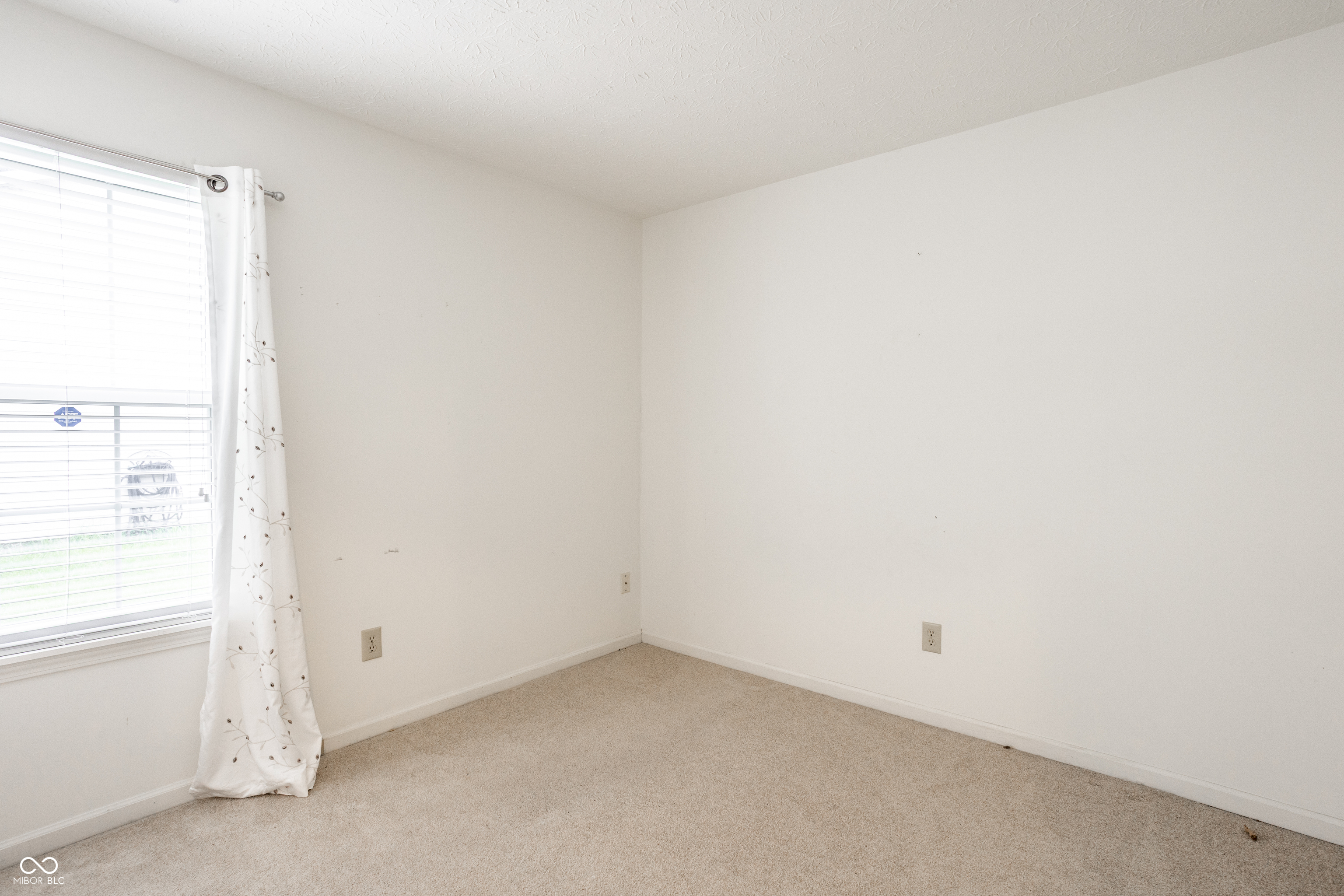 1911 E Maple Park Drive