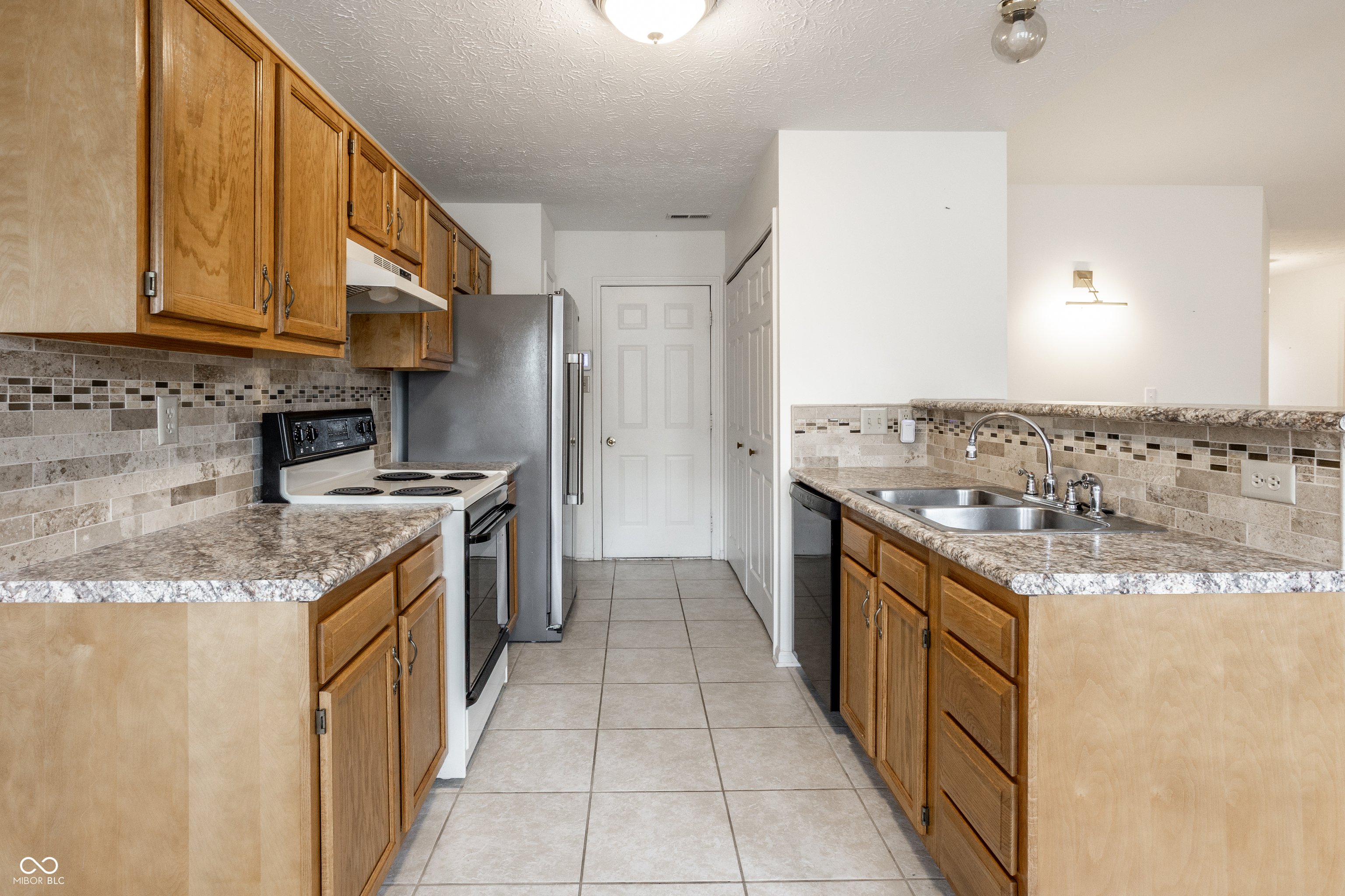 1911 E Maple Park Drive