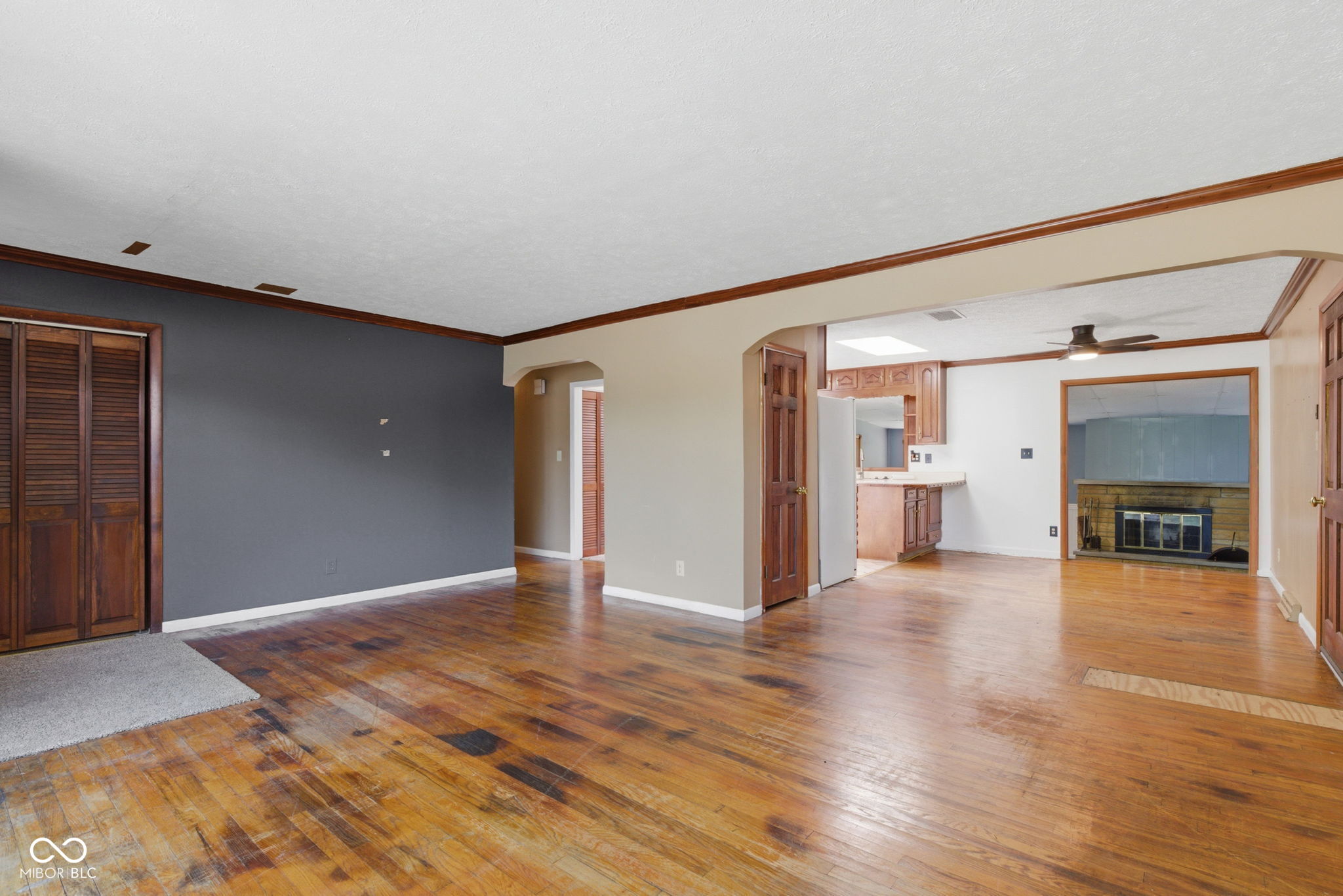 2819 E Edgewood Avenue