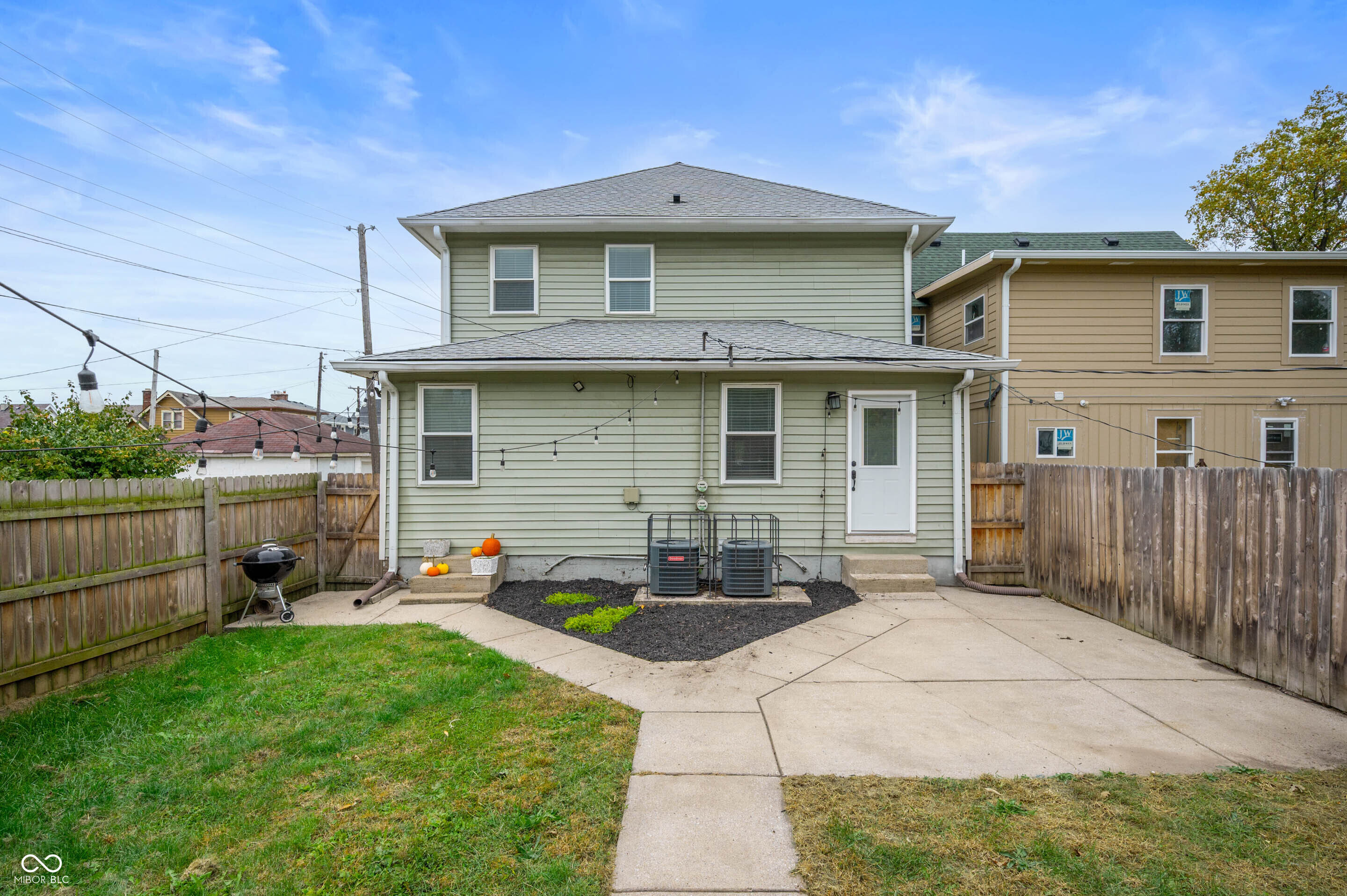 1419 Wright Street