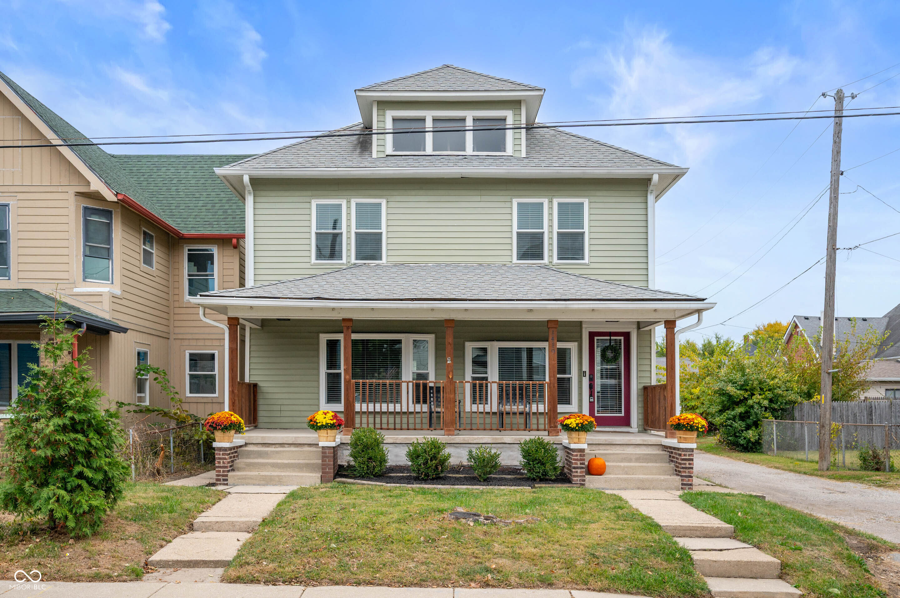1419 Wright Street