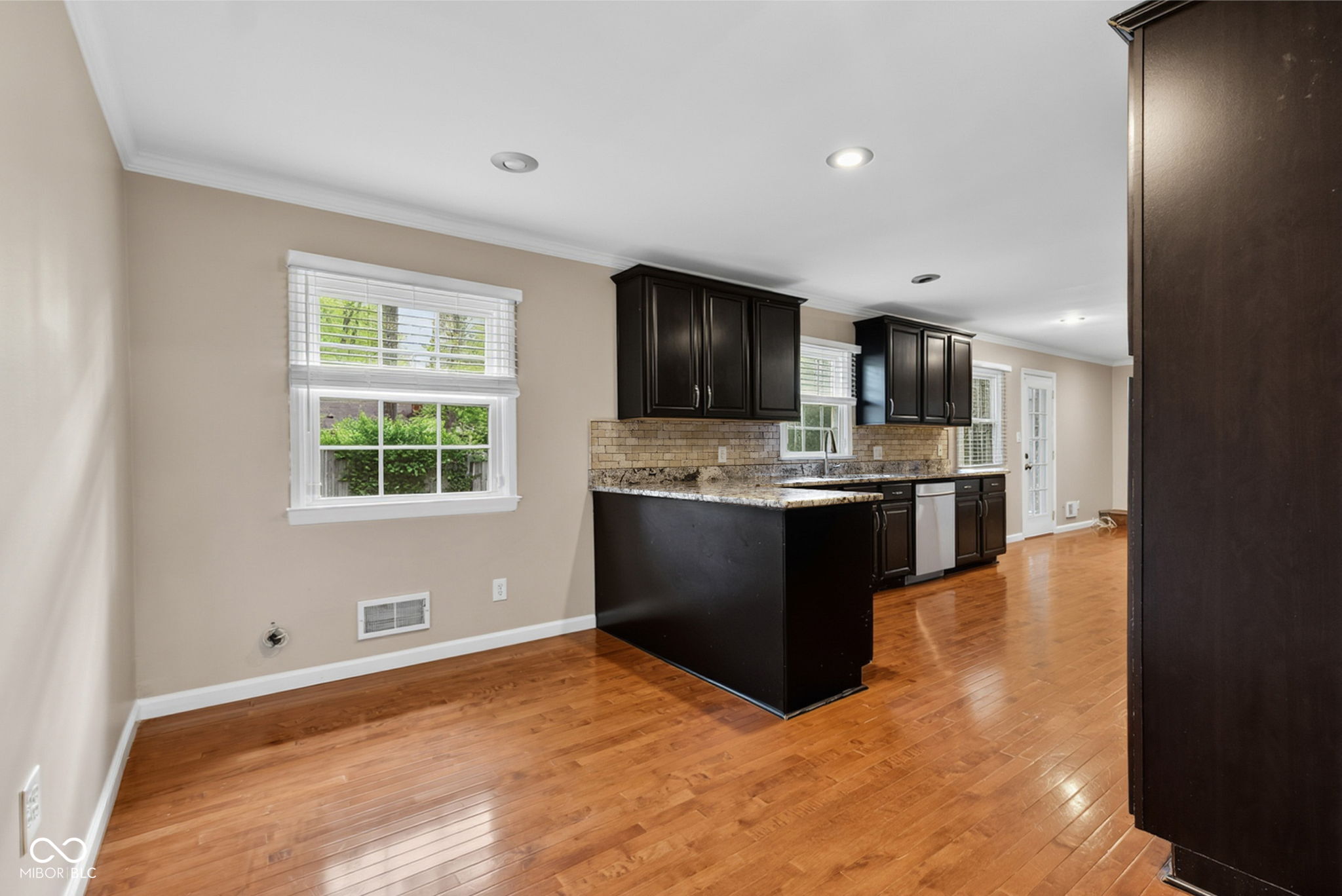 7511 Mohawk Lane