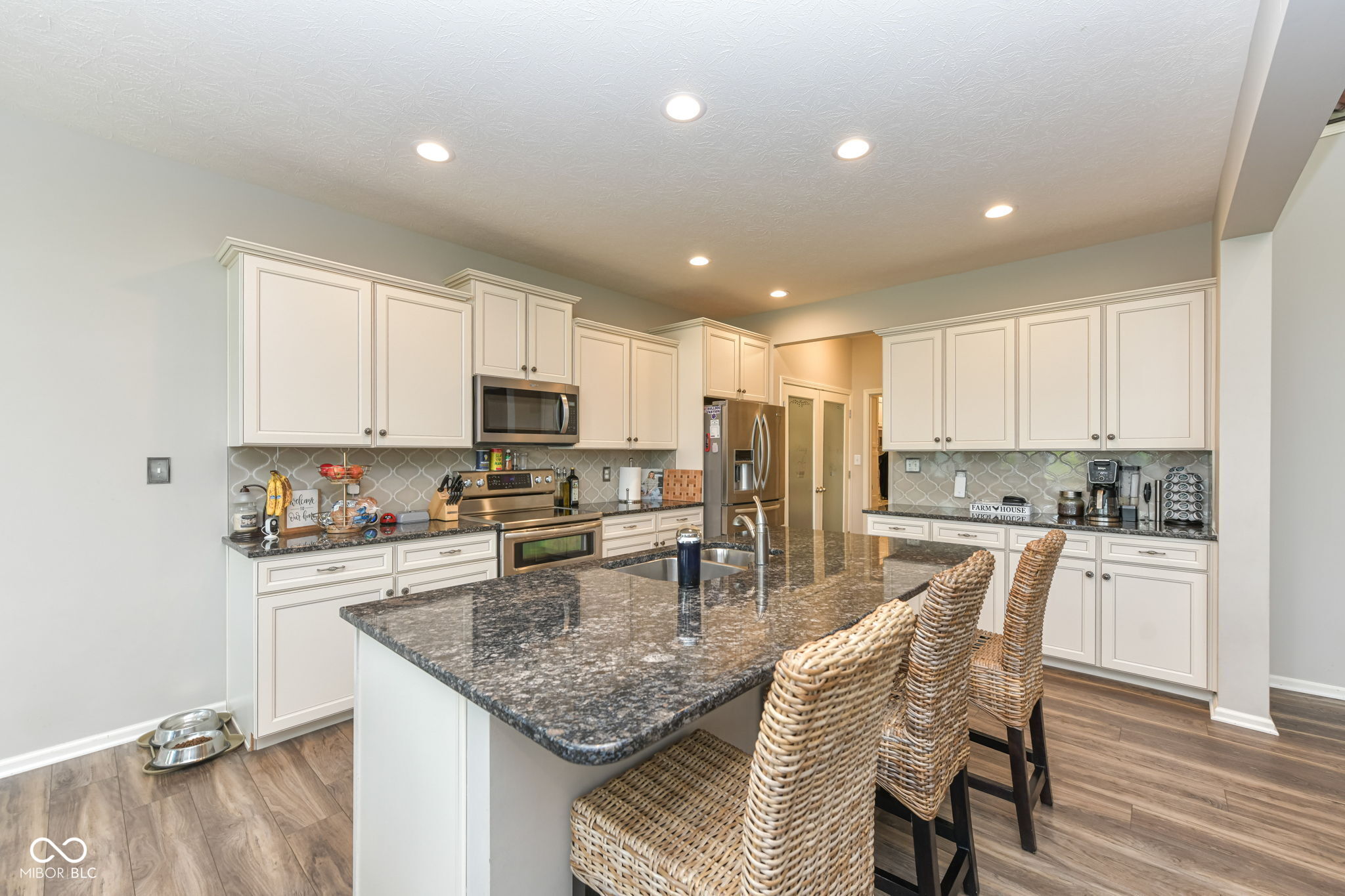 8465 Abernethy Lane