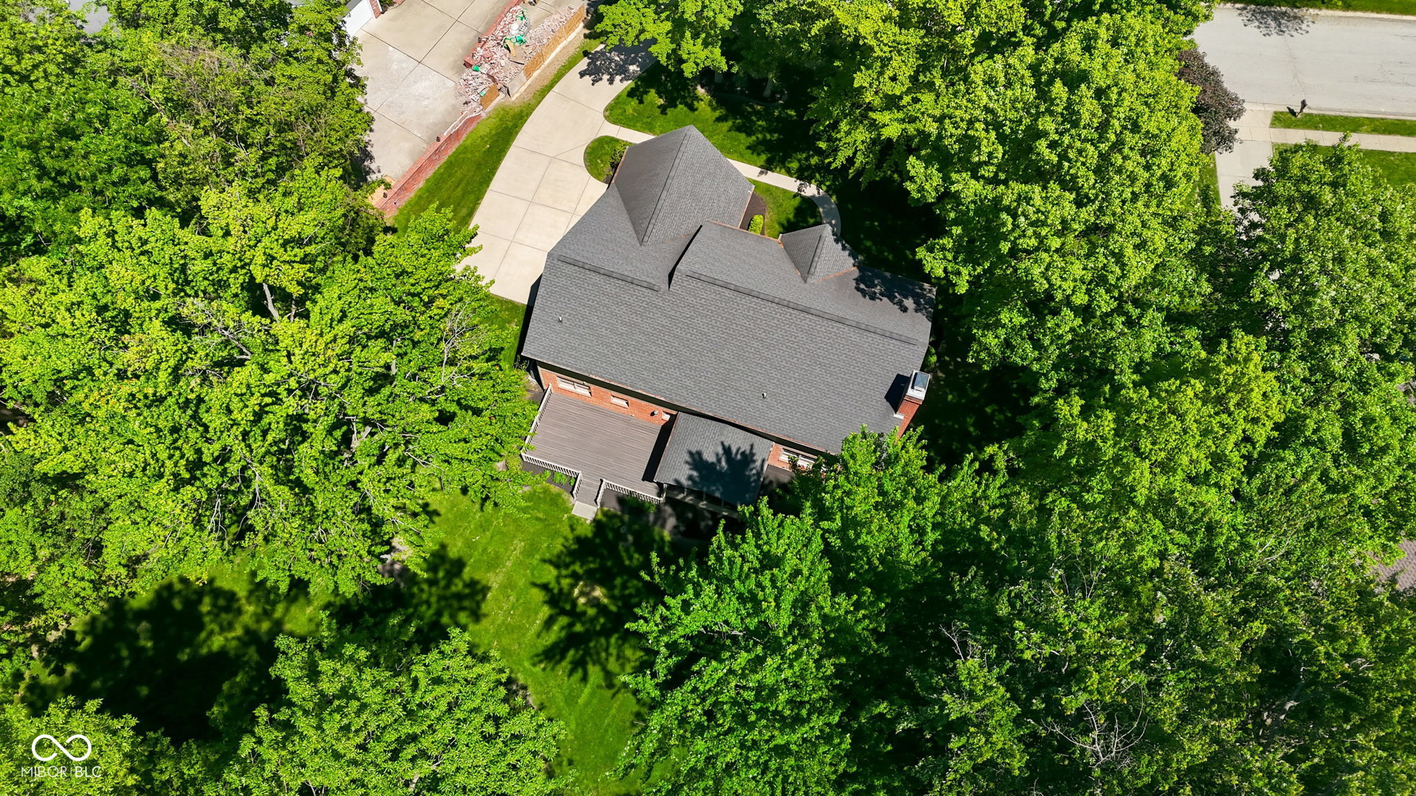 5276 Woodfield Drive S