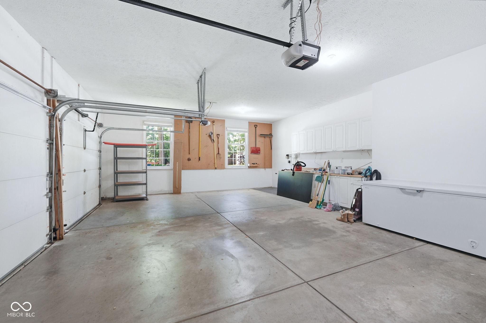 5276 Woodfield Drive S