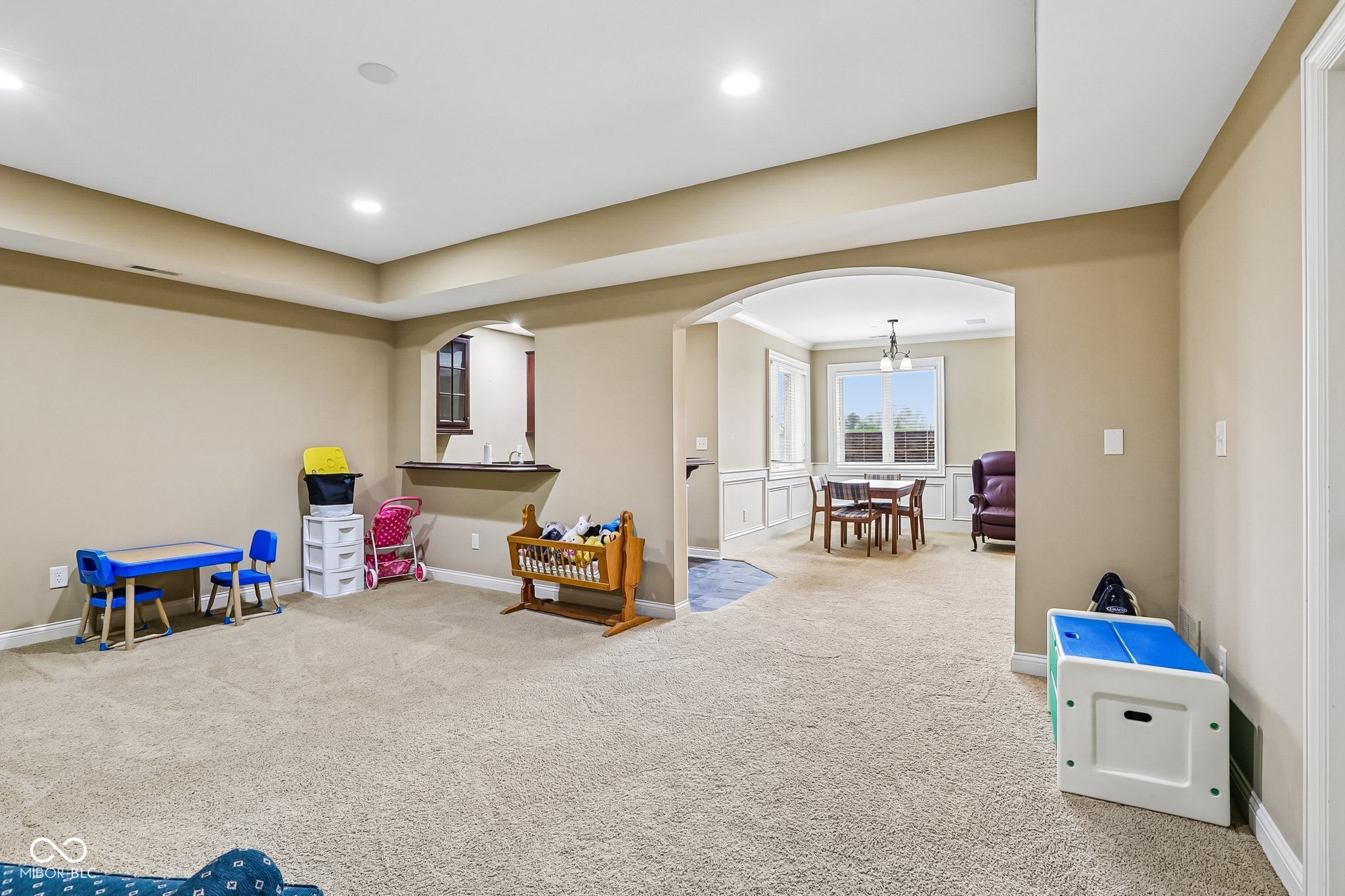 6942 Bladstone Road