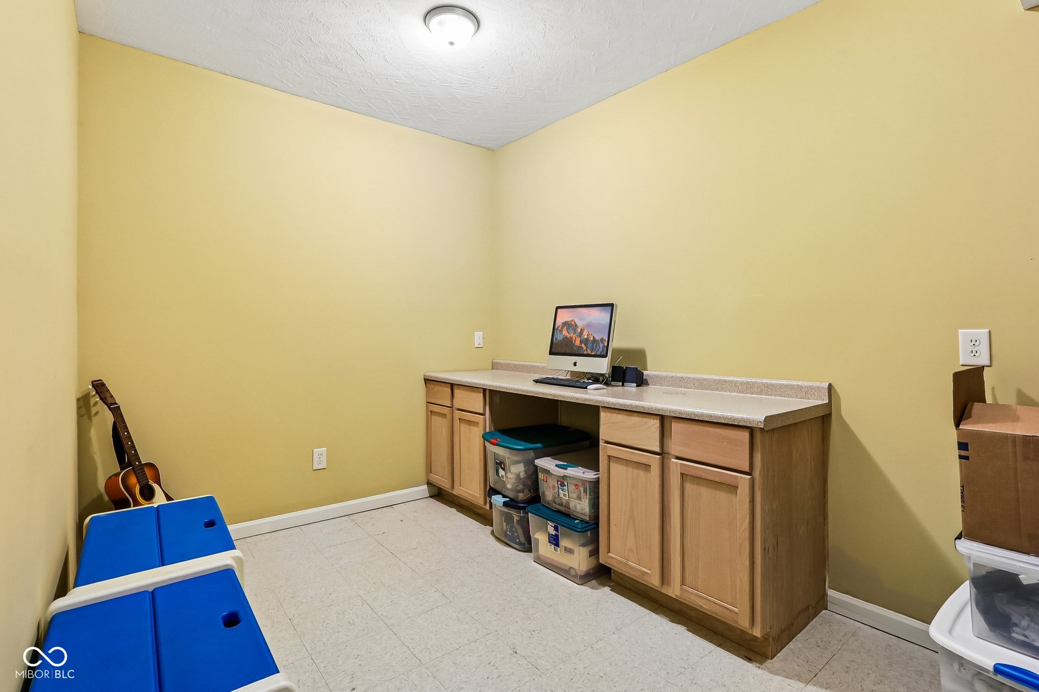 6942 Bladstone Road