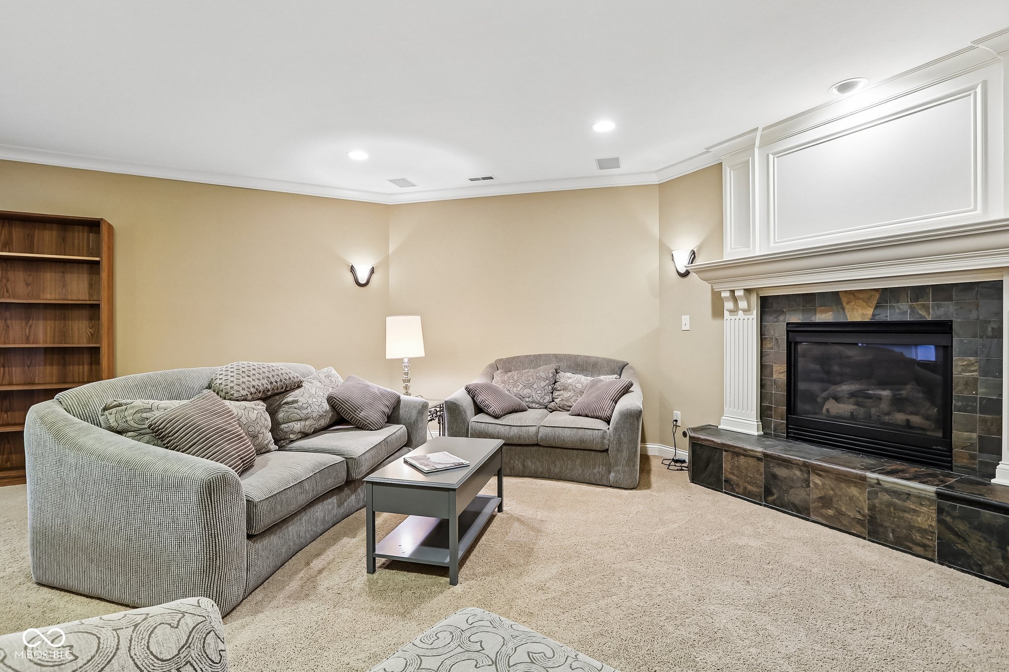 6942 Bladstone Road