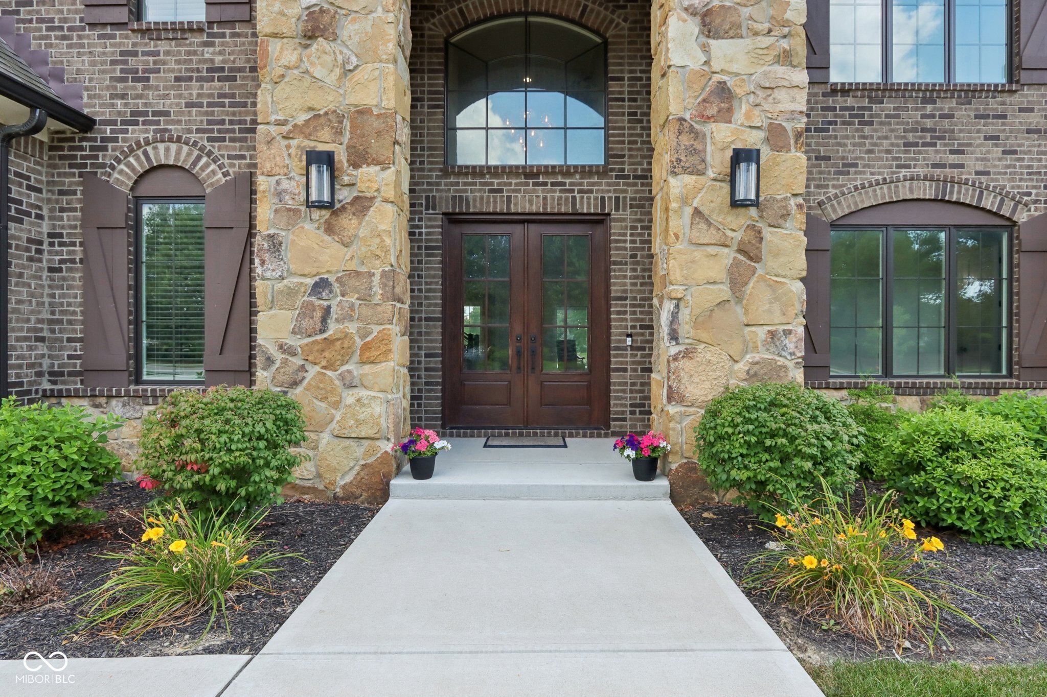 2701 Oak Way Trace