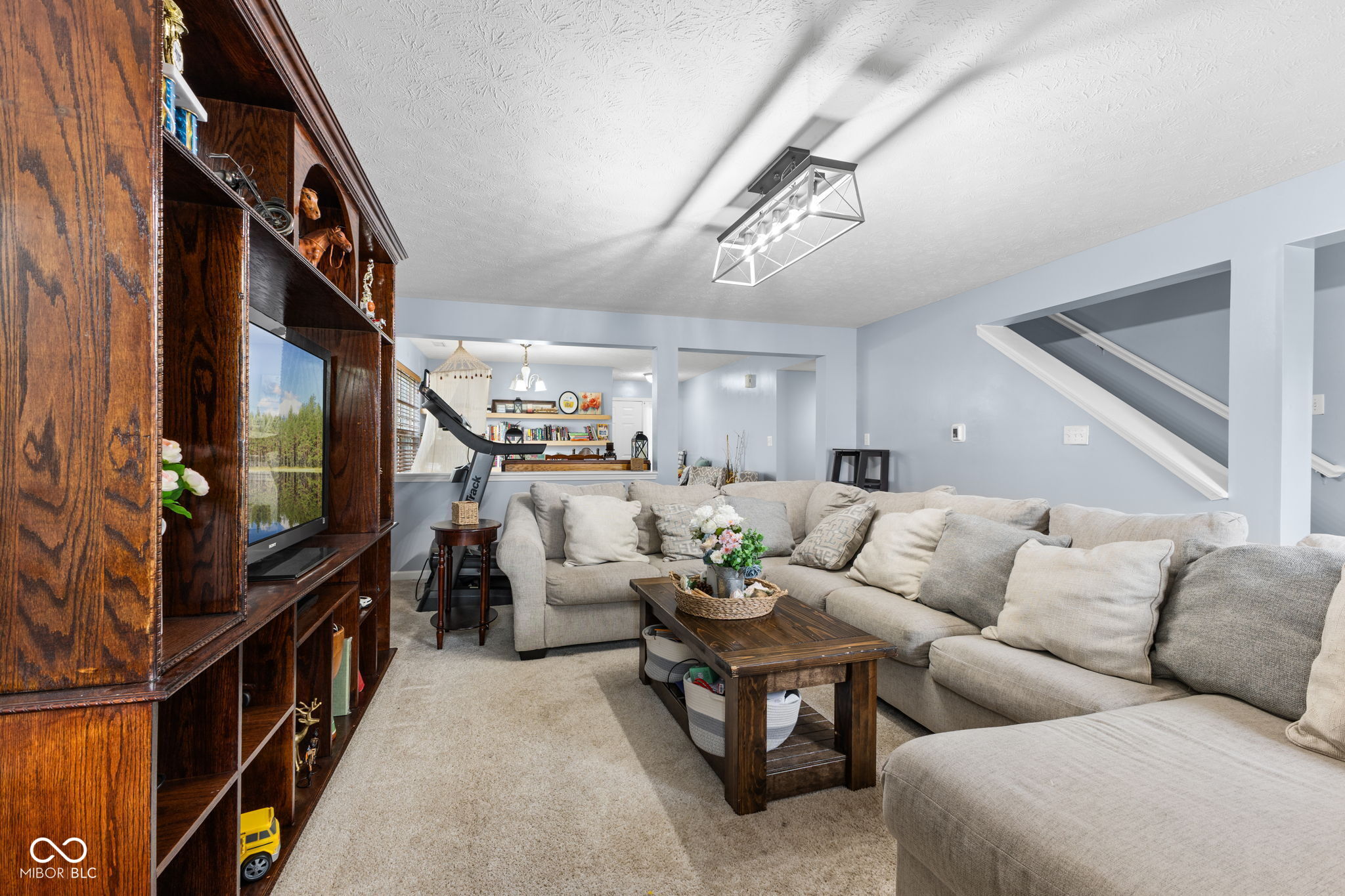 15556 Old Pond Circle