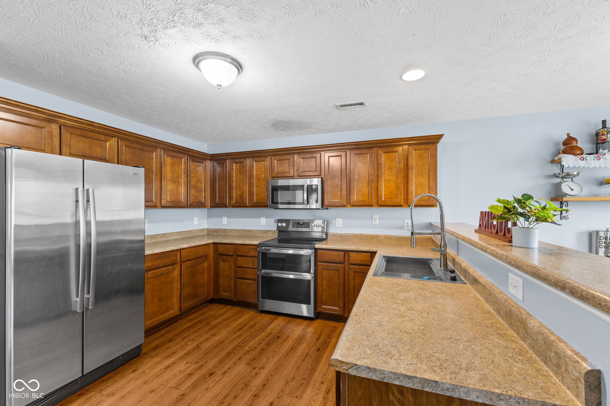 15556 Old Pond Circle