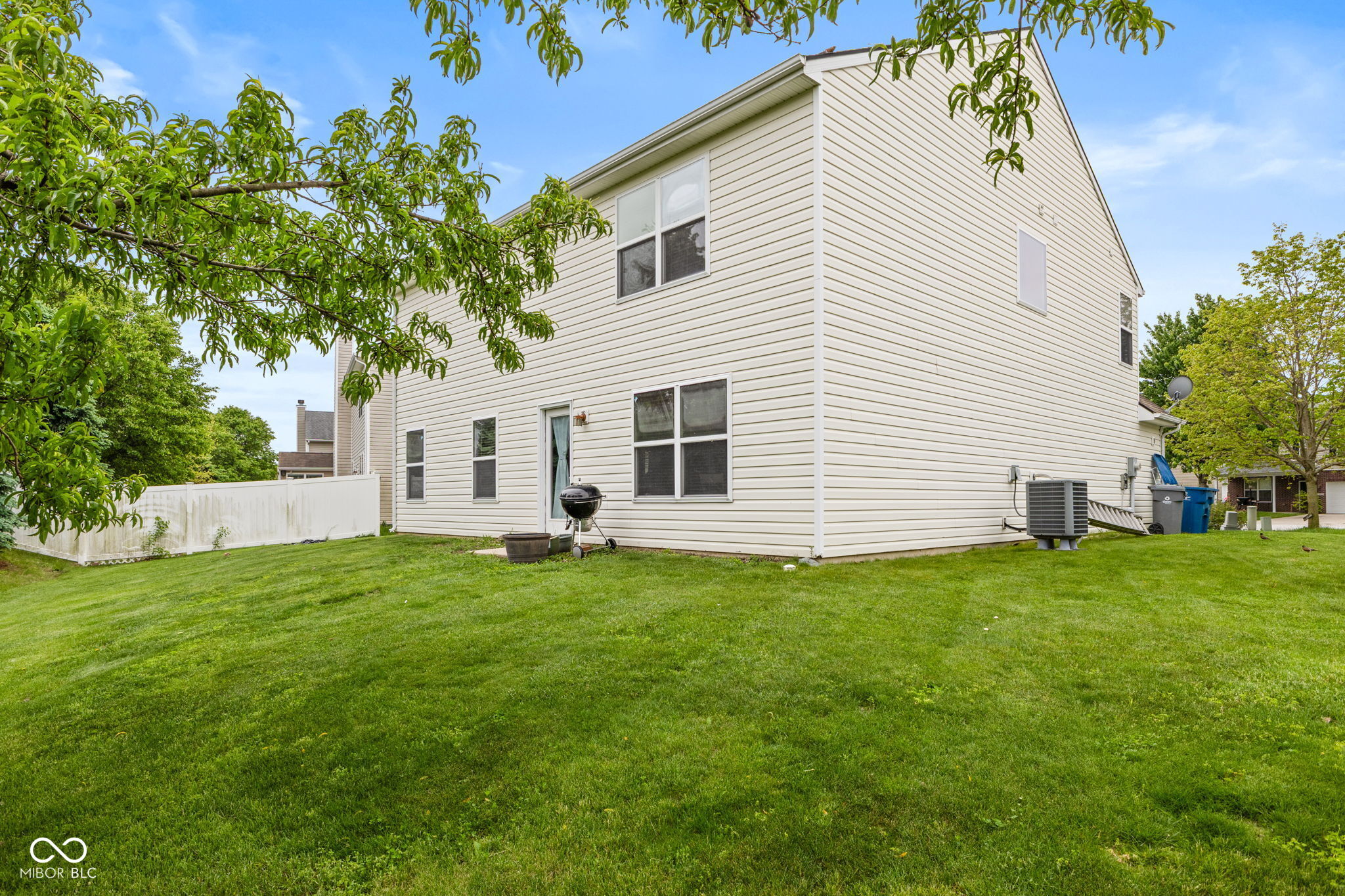 15556 Old Pond Circle