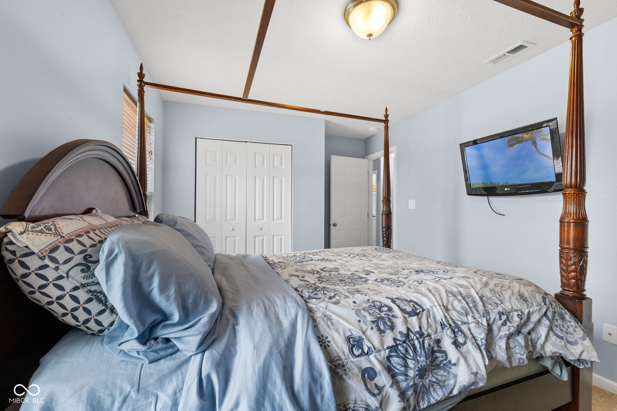 15556 Old Pond Circle
