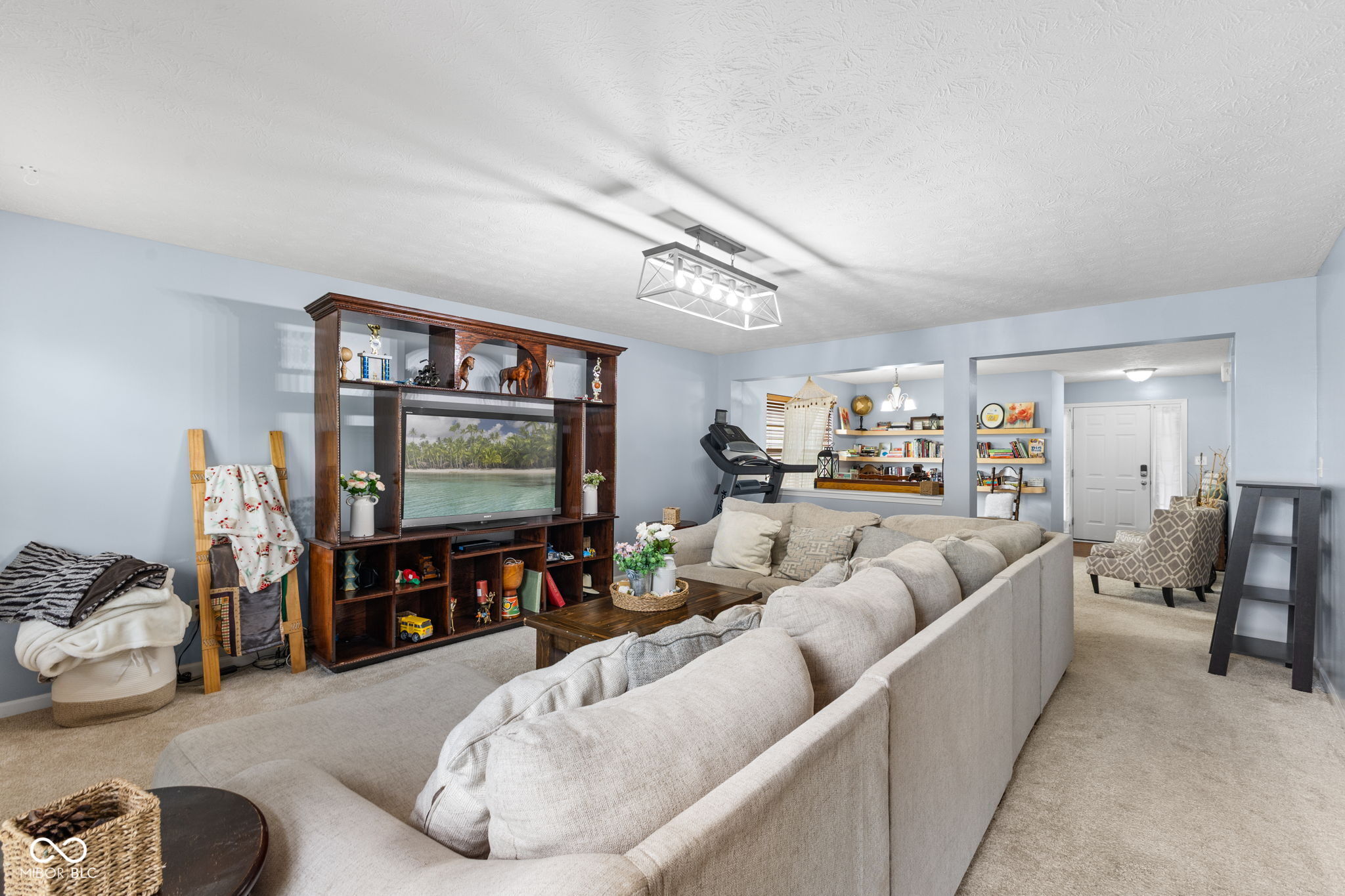 15556 Old Pond Circle