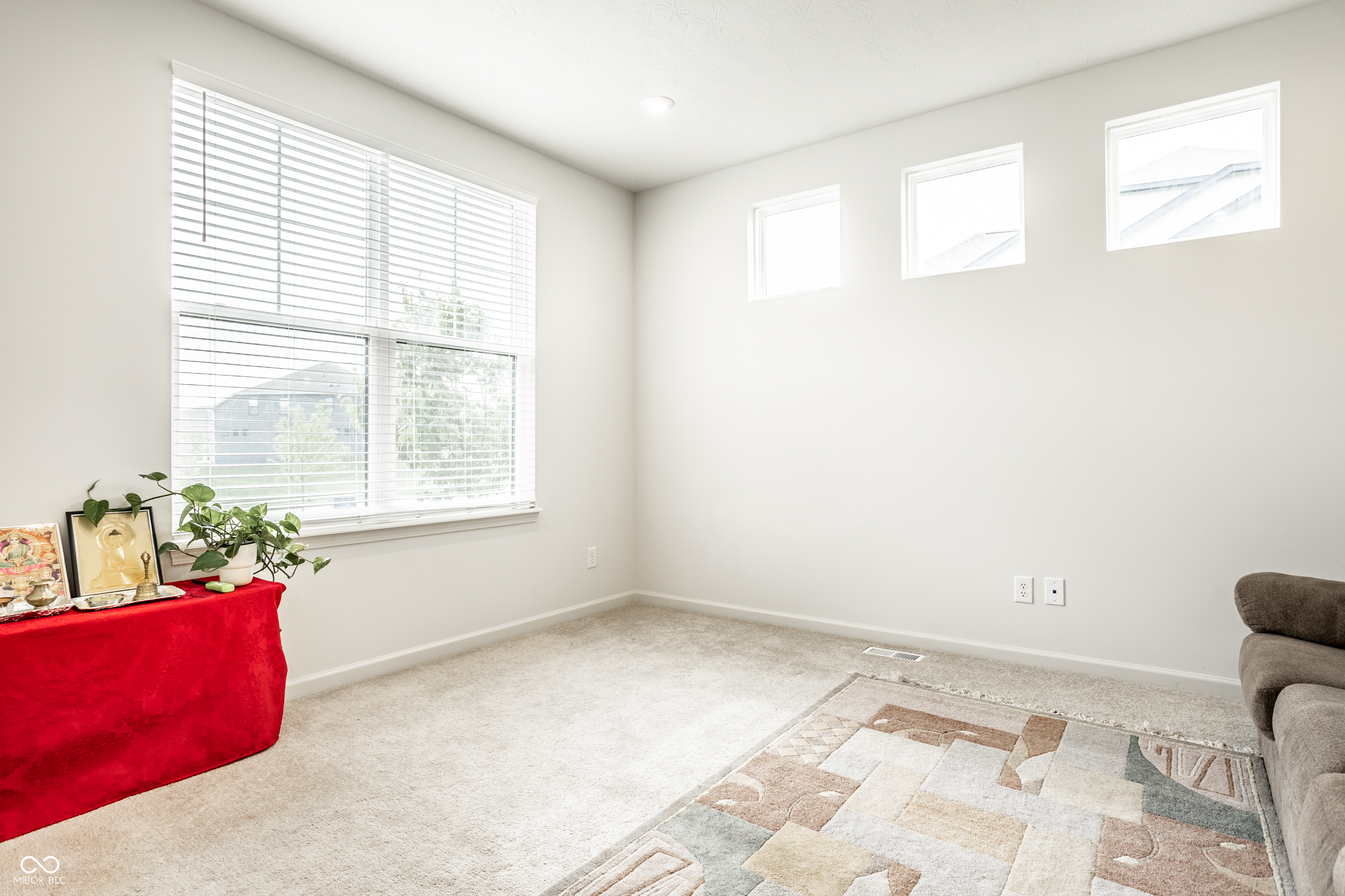 5378 Rose Drive