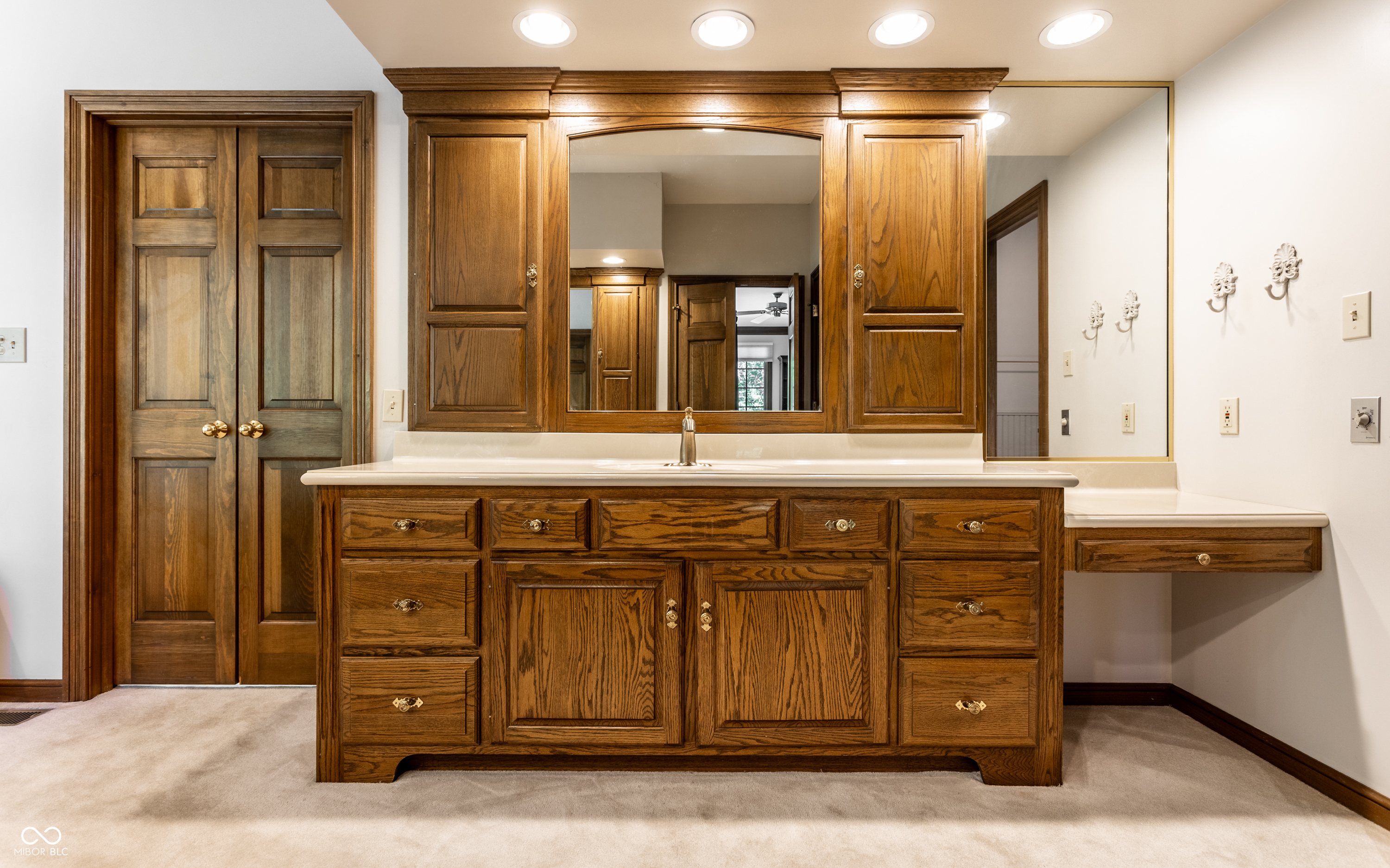 14300 Oakbrook Court