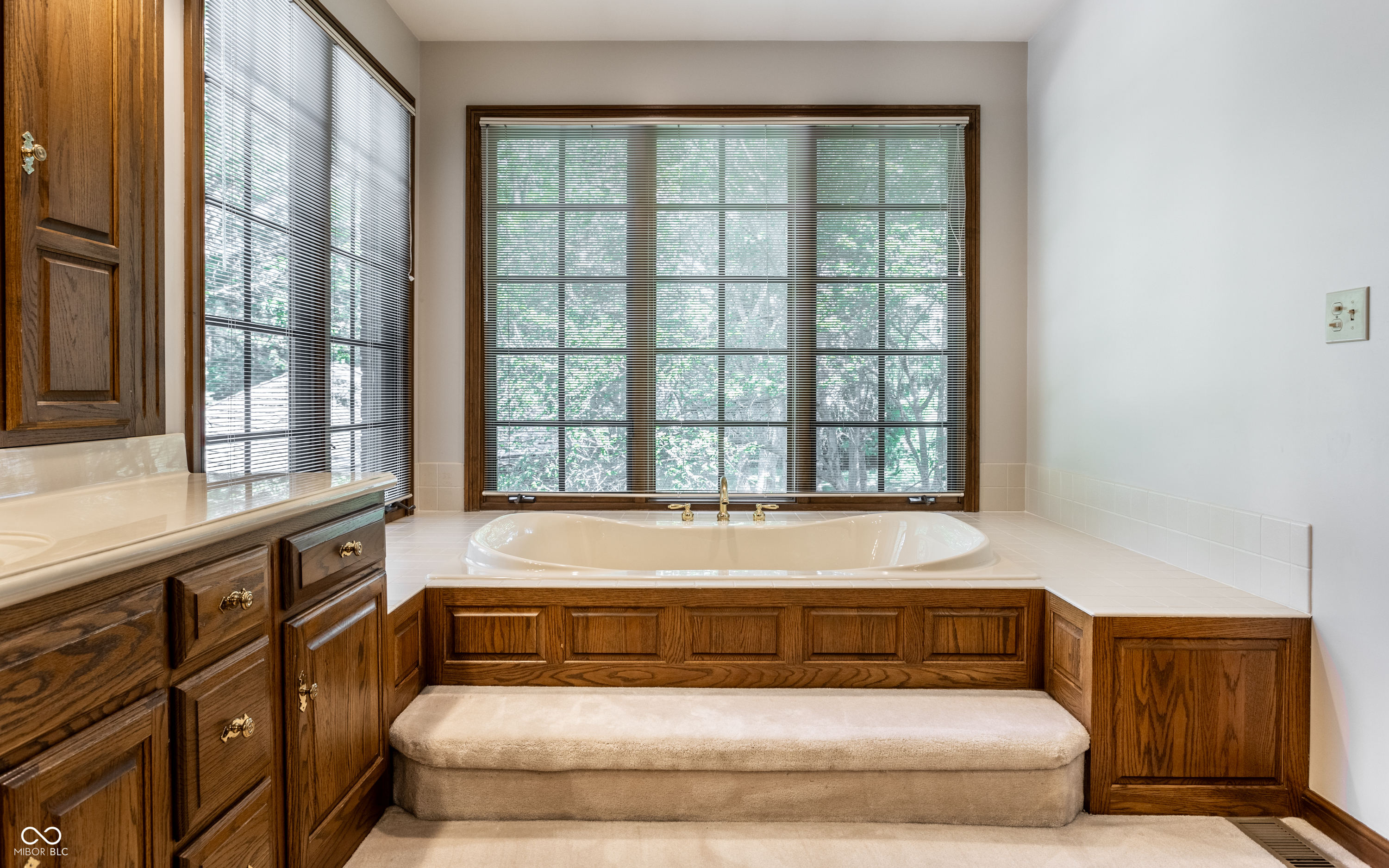 14300 Oakbrook Court
