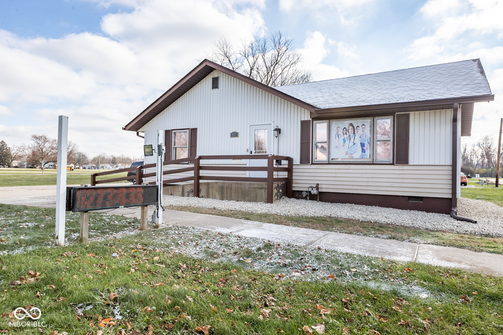 417 W 38th Street