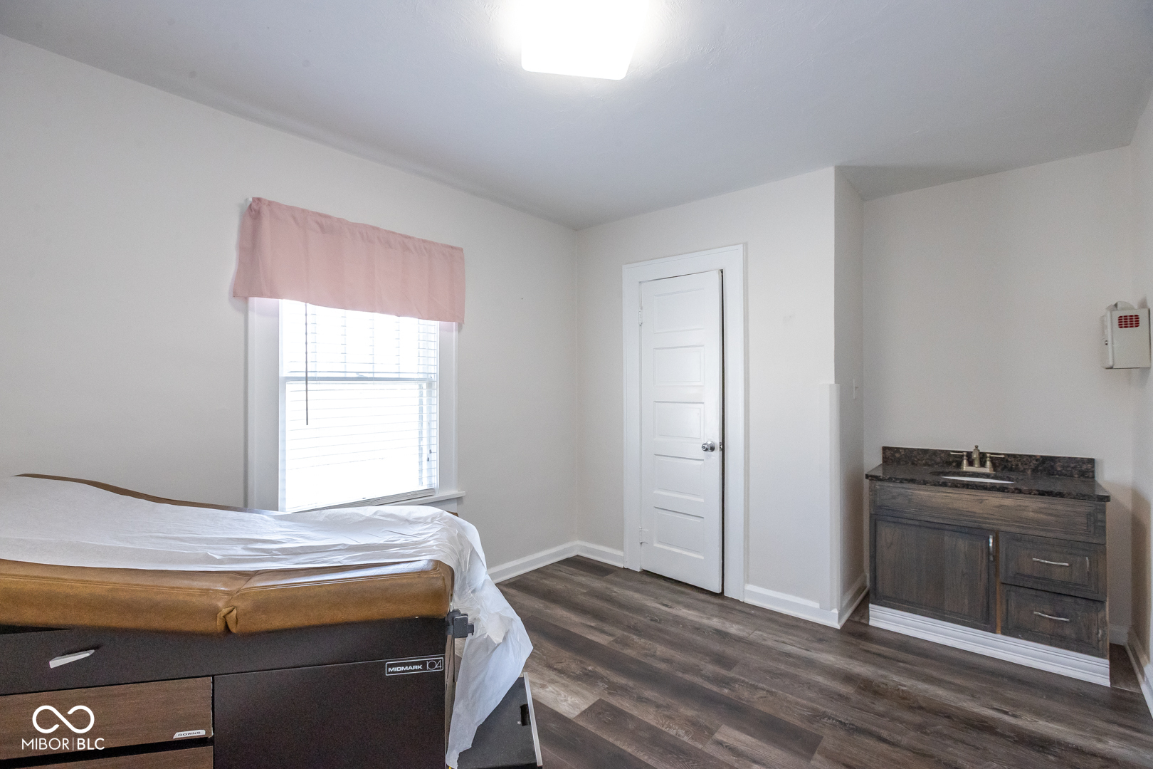 417 W 38th Street