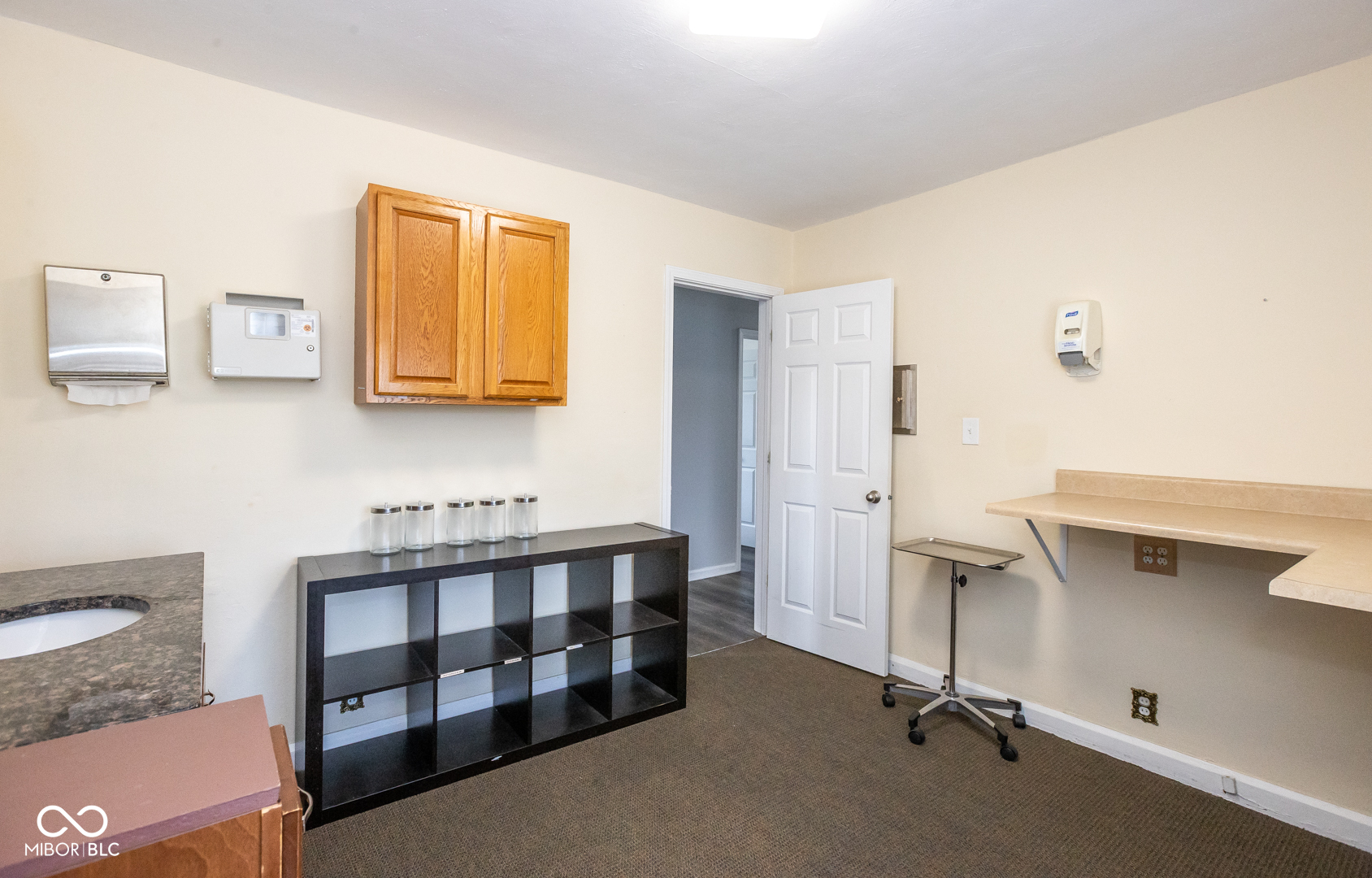 417 W 38th Street