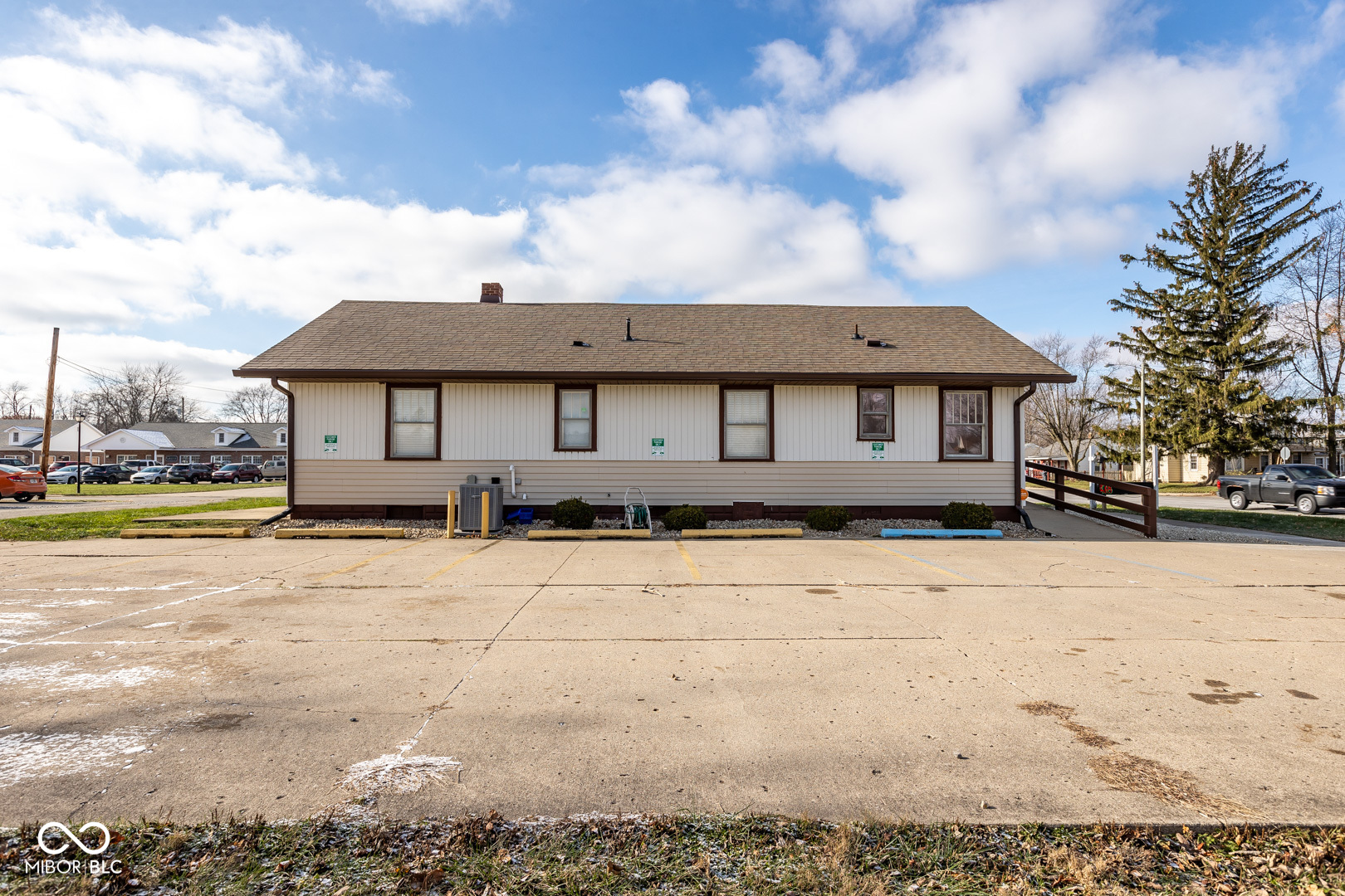417 W 38th Street