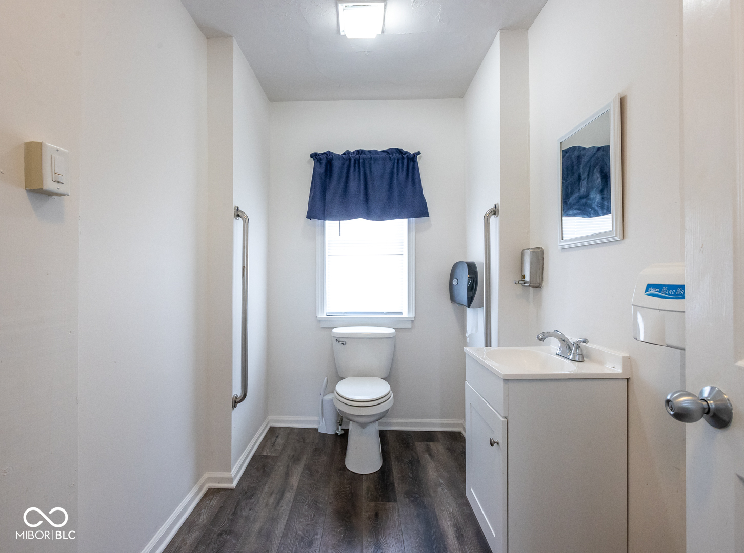 417 W 38th Street