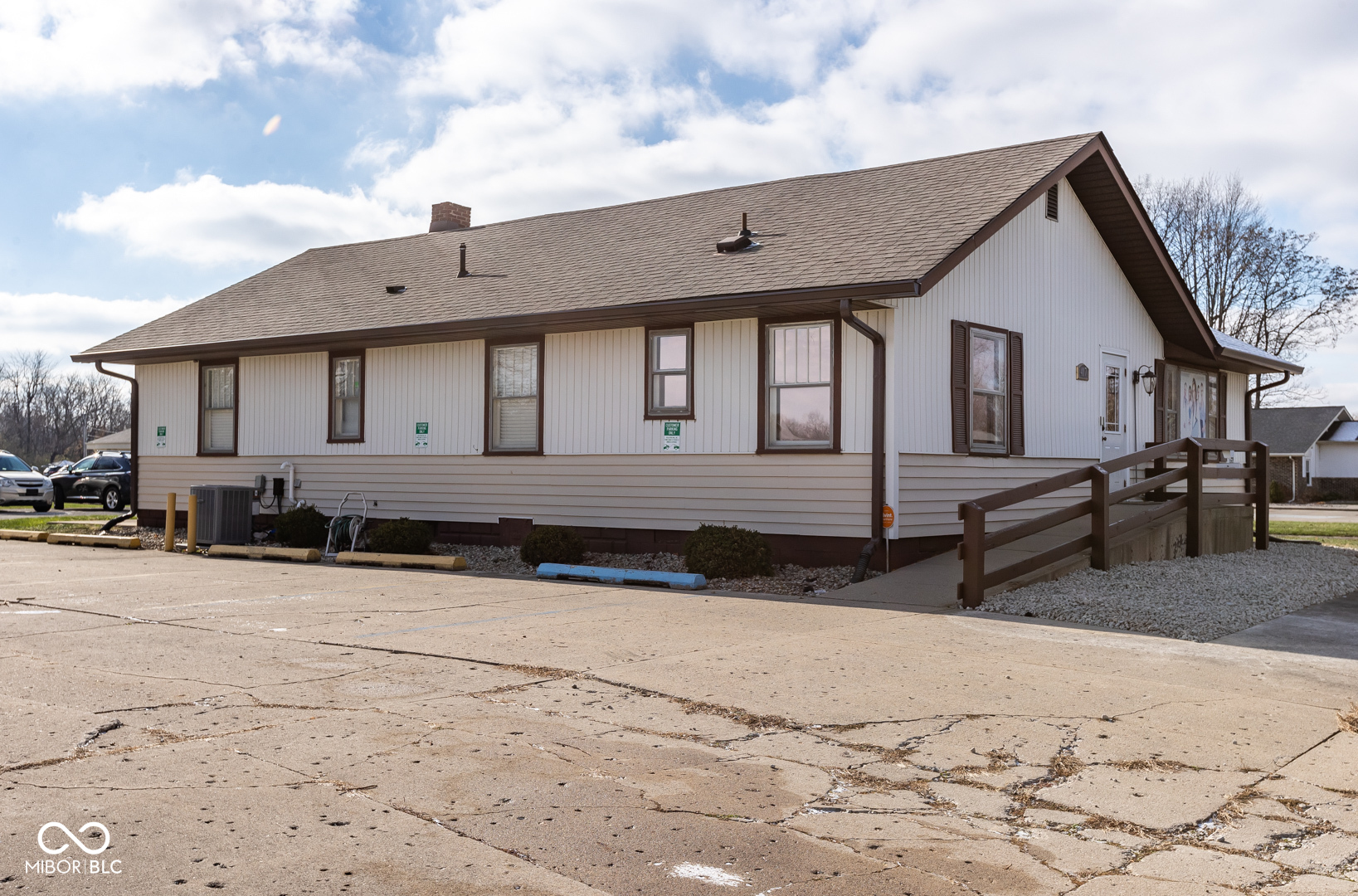 417 W 38th Street