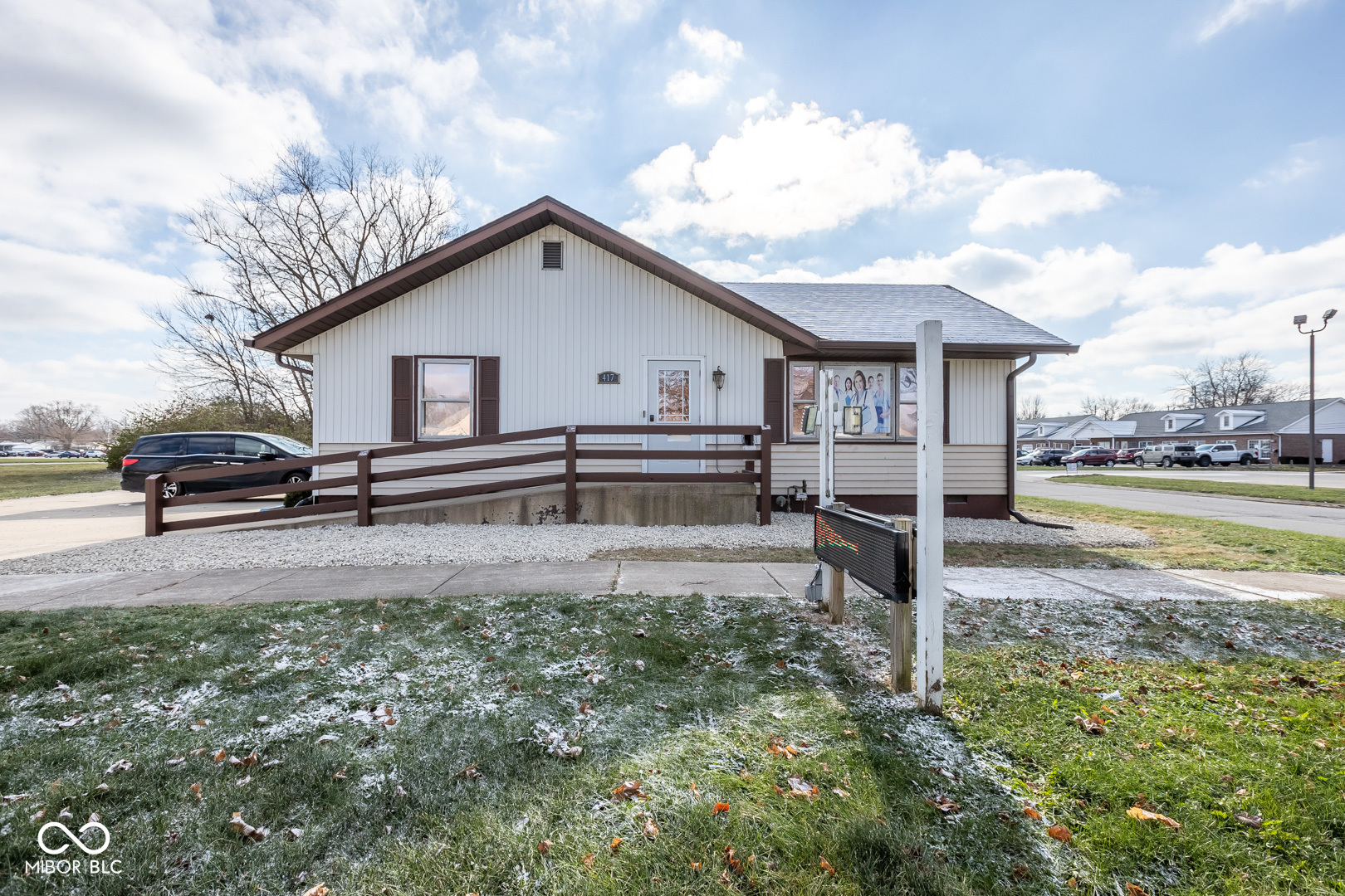 417 W 38th Street