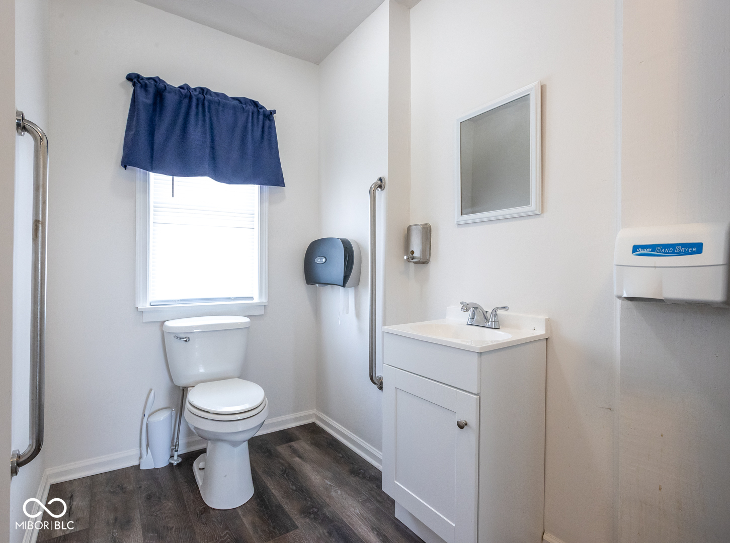 417 W 38th Street