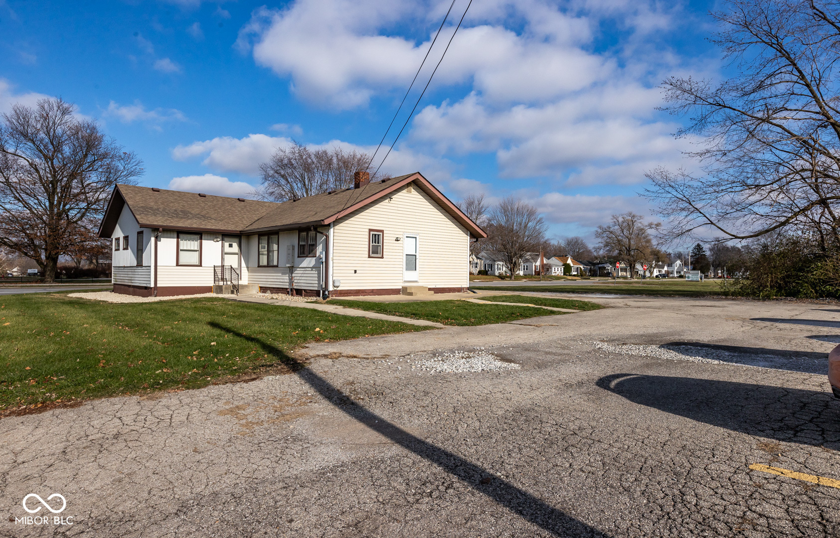 417 W 38th Street