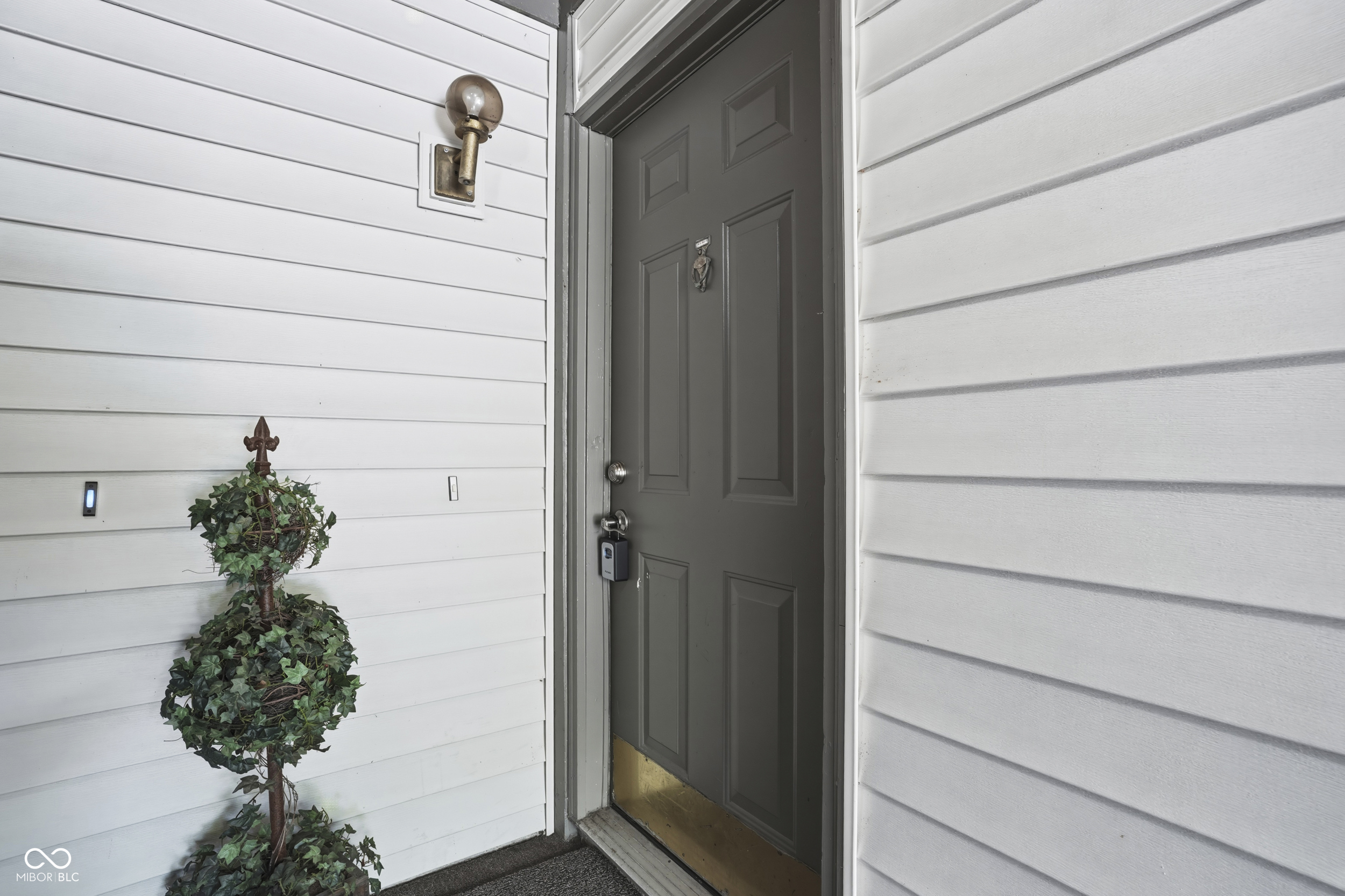 8140 Shorewalk Drive Unit: Unit B
