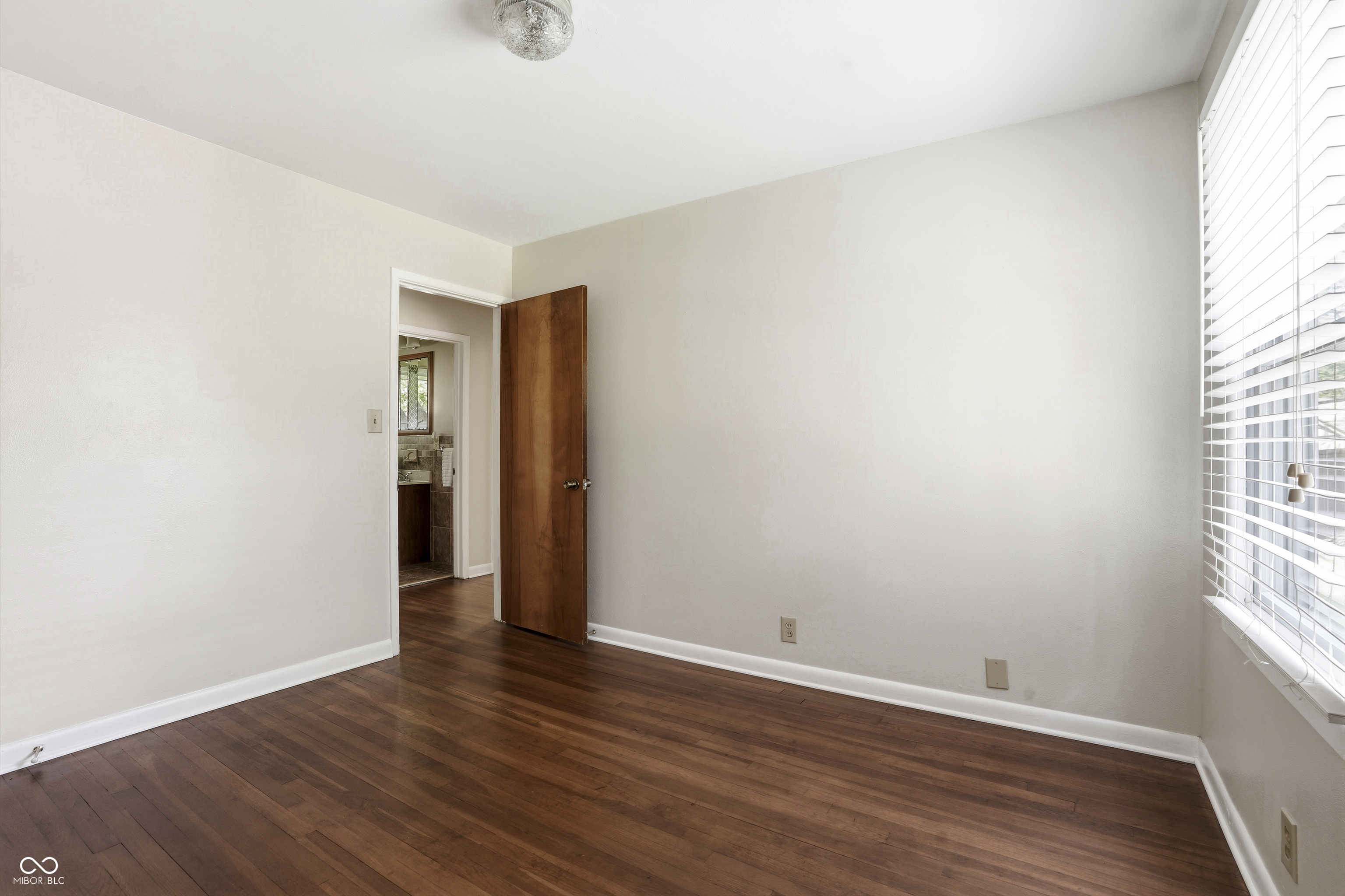 2844 Canterbury Lane
