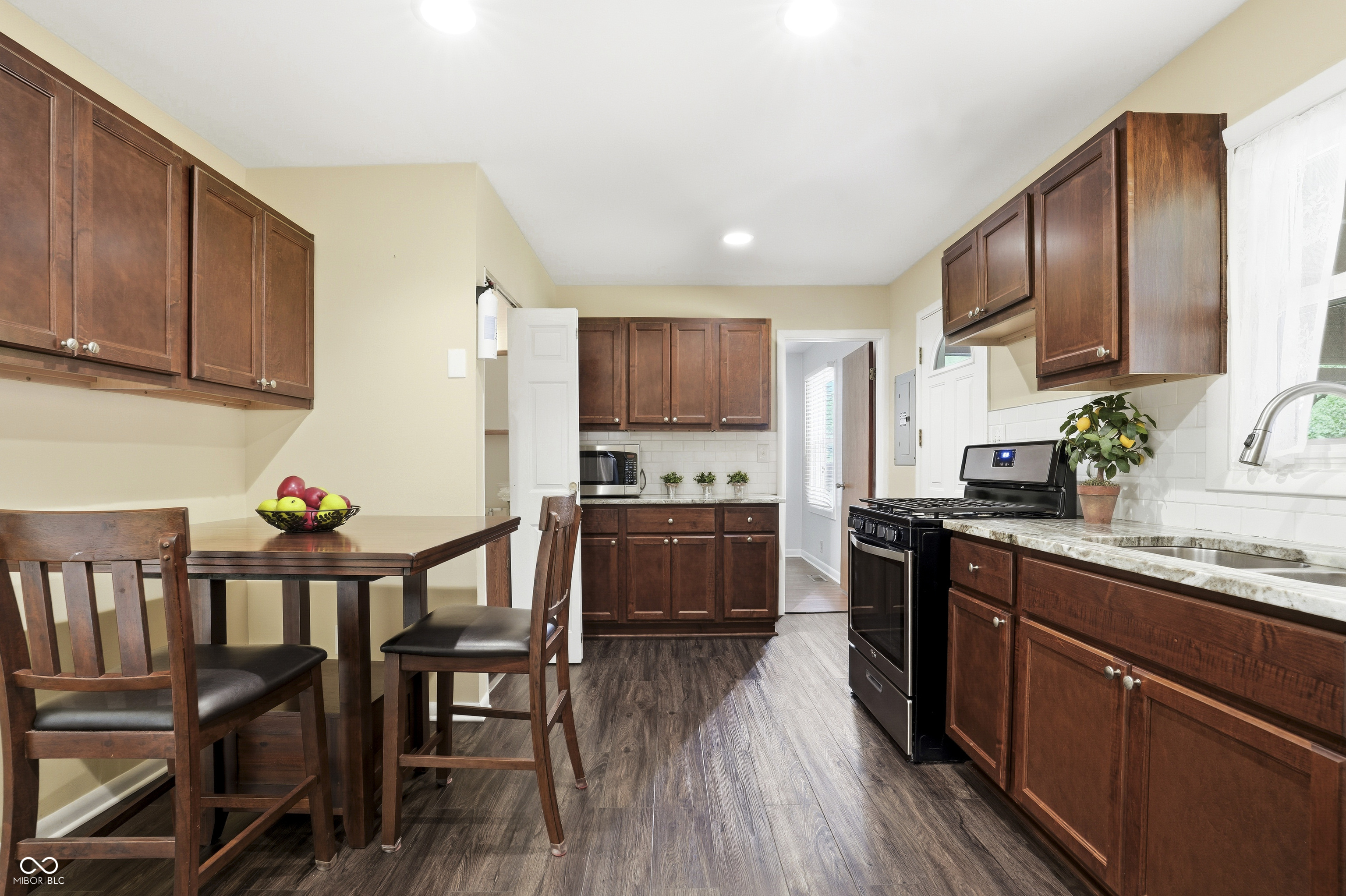 2844 Canterbury Lane