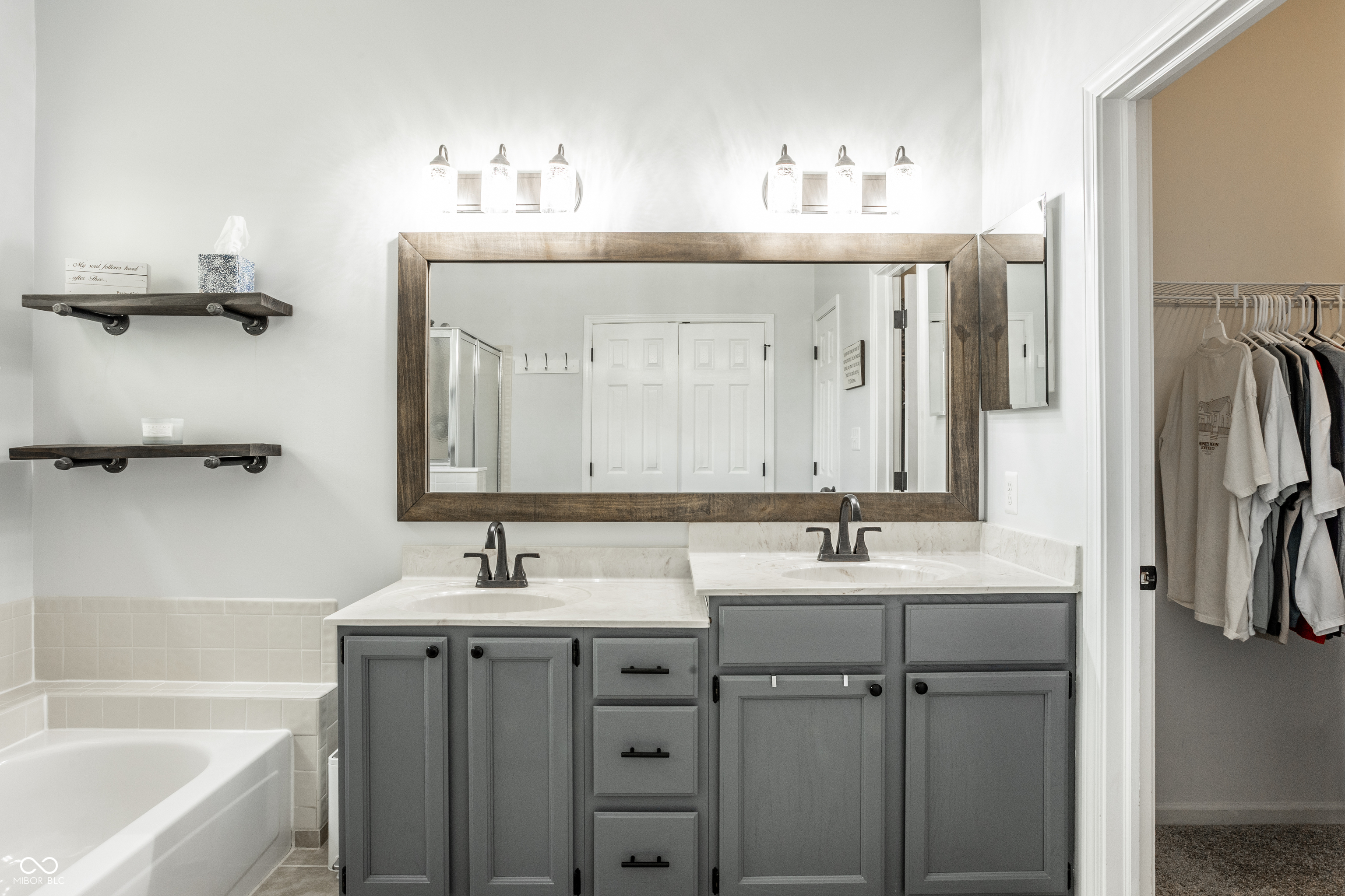 3129 Bretton Court