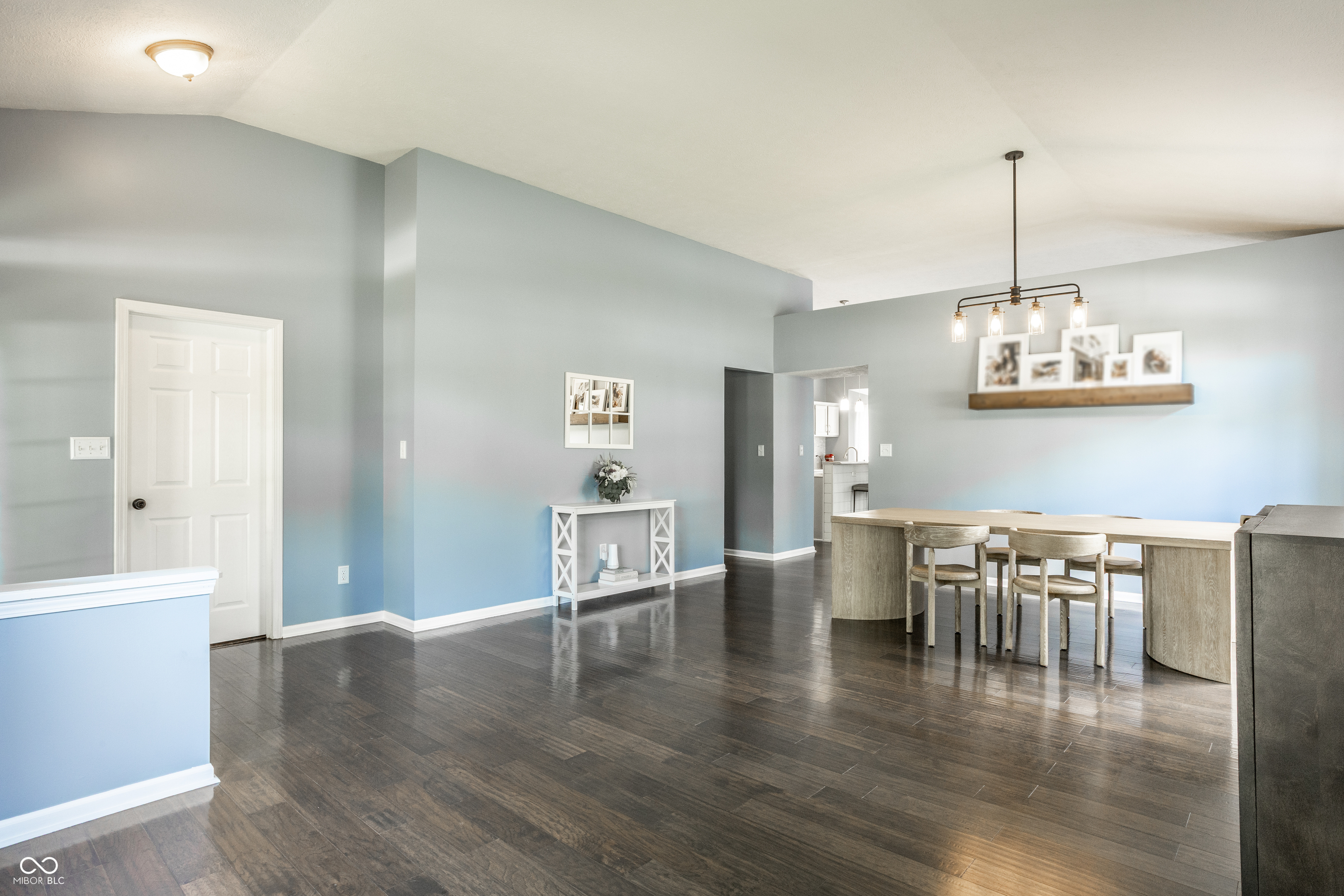 3129 Bretton Court