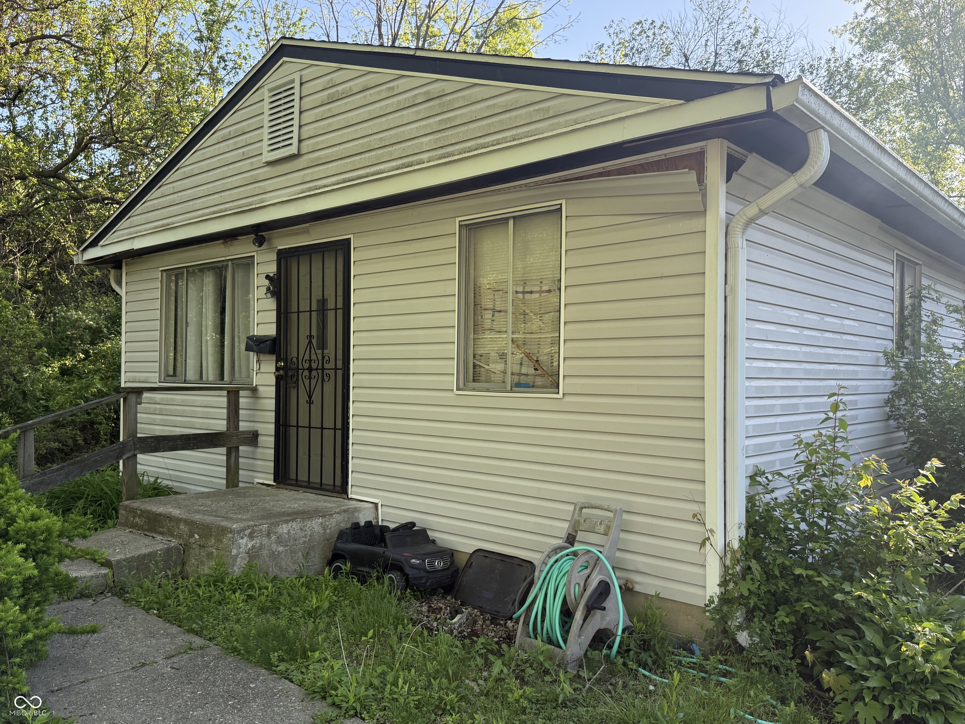 3329 N Downey Avenue